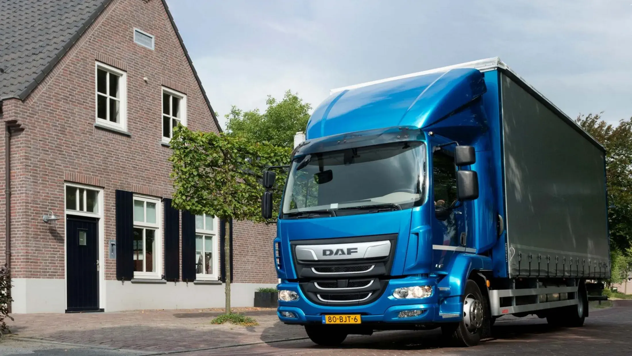 DAF-LF-290-FA Front of house