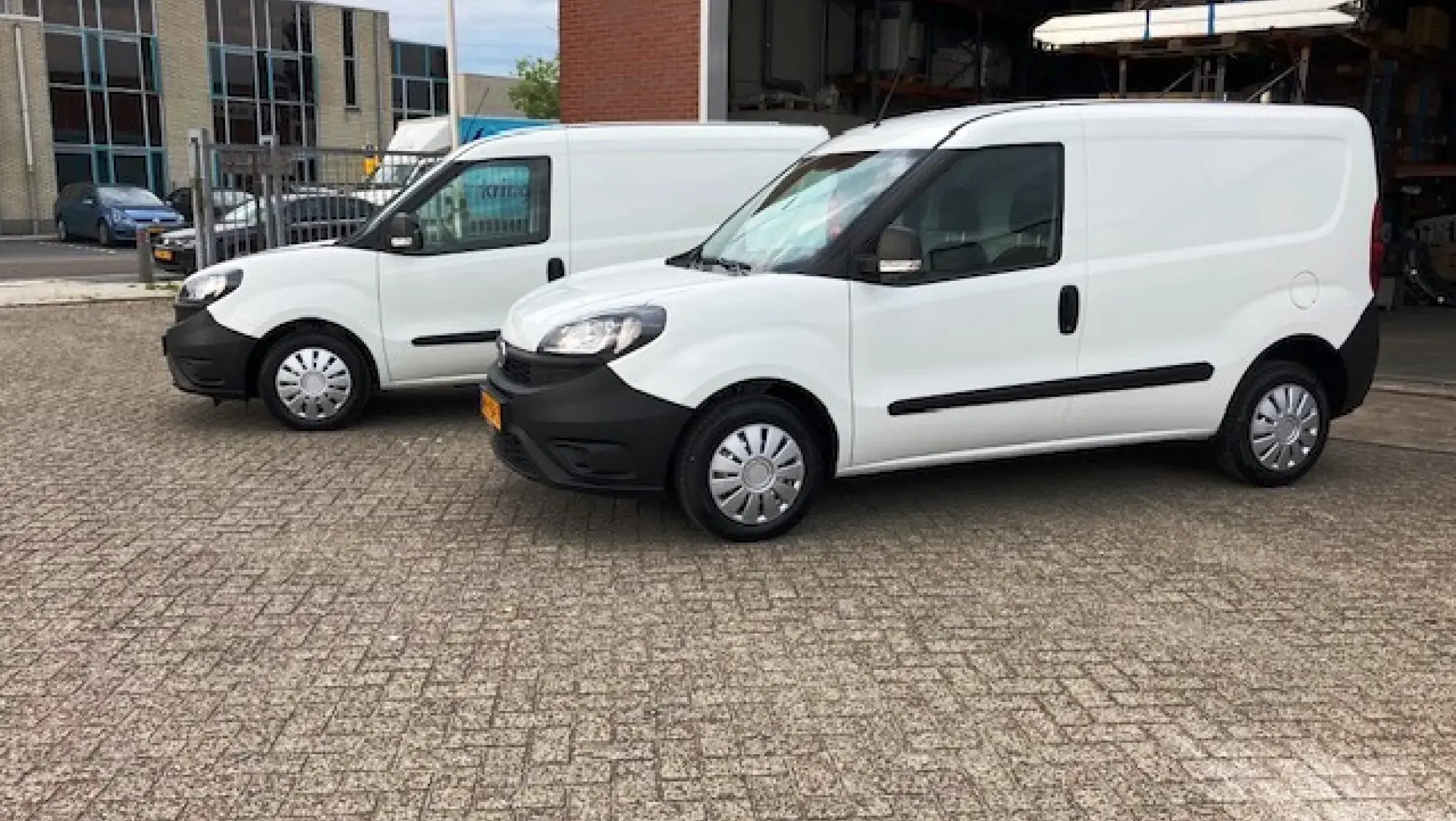 2x Fiat Doblo - Dutch Super Flowers