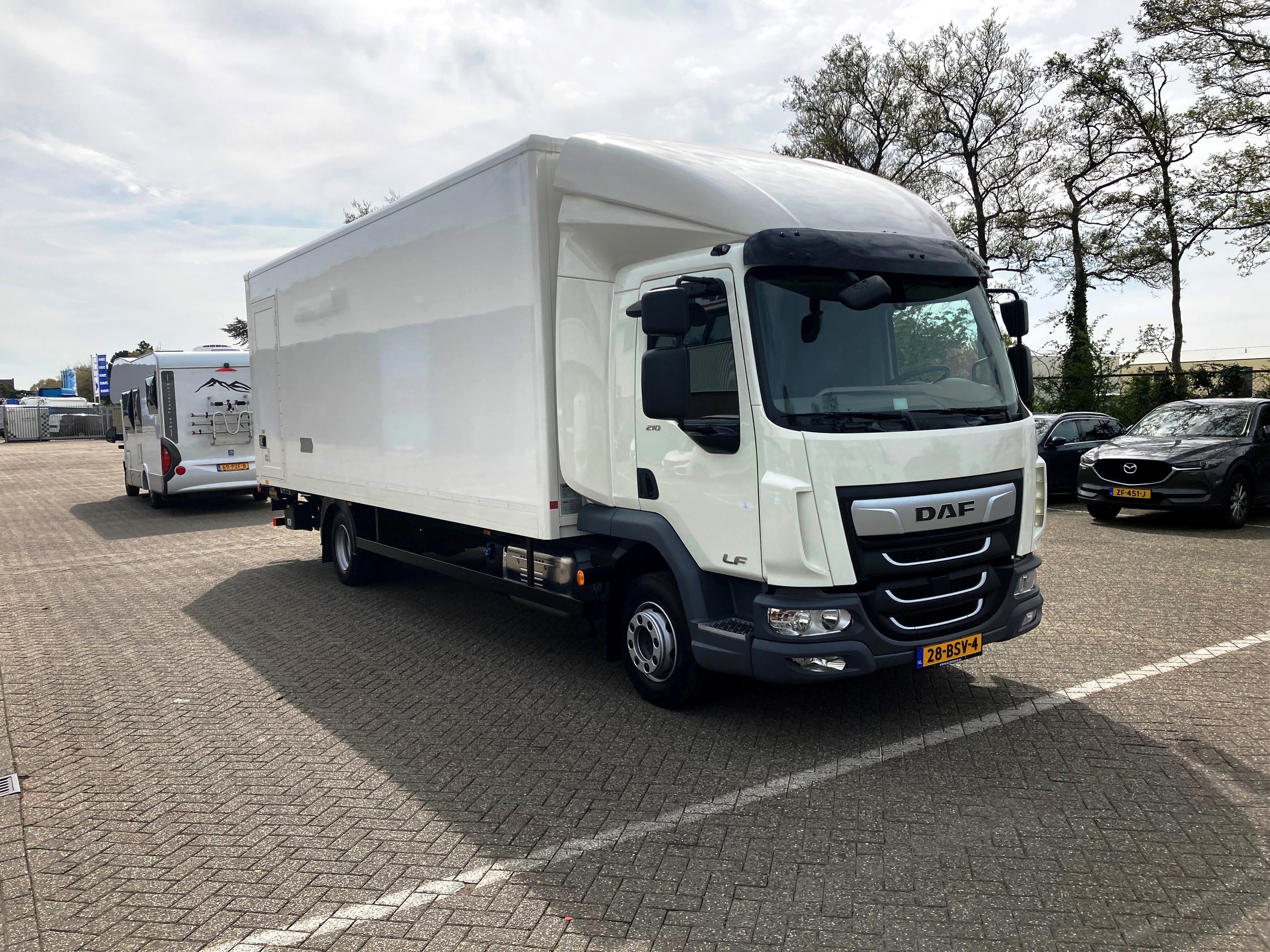 LF 210 FA VDC 12T - Corveleijn