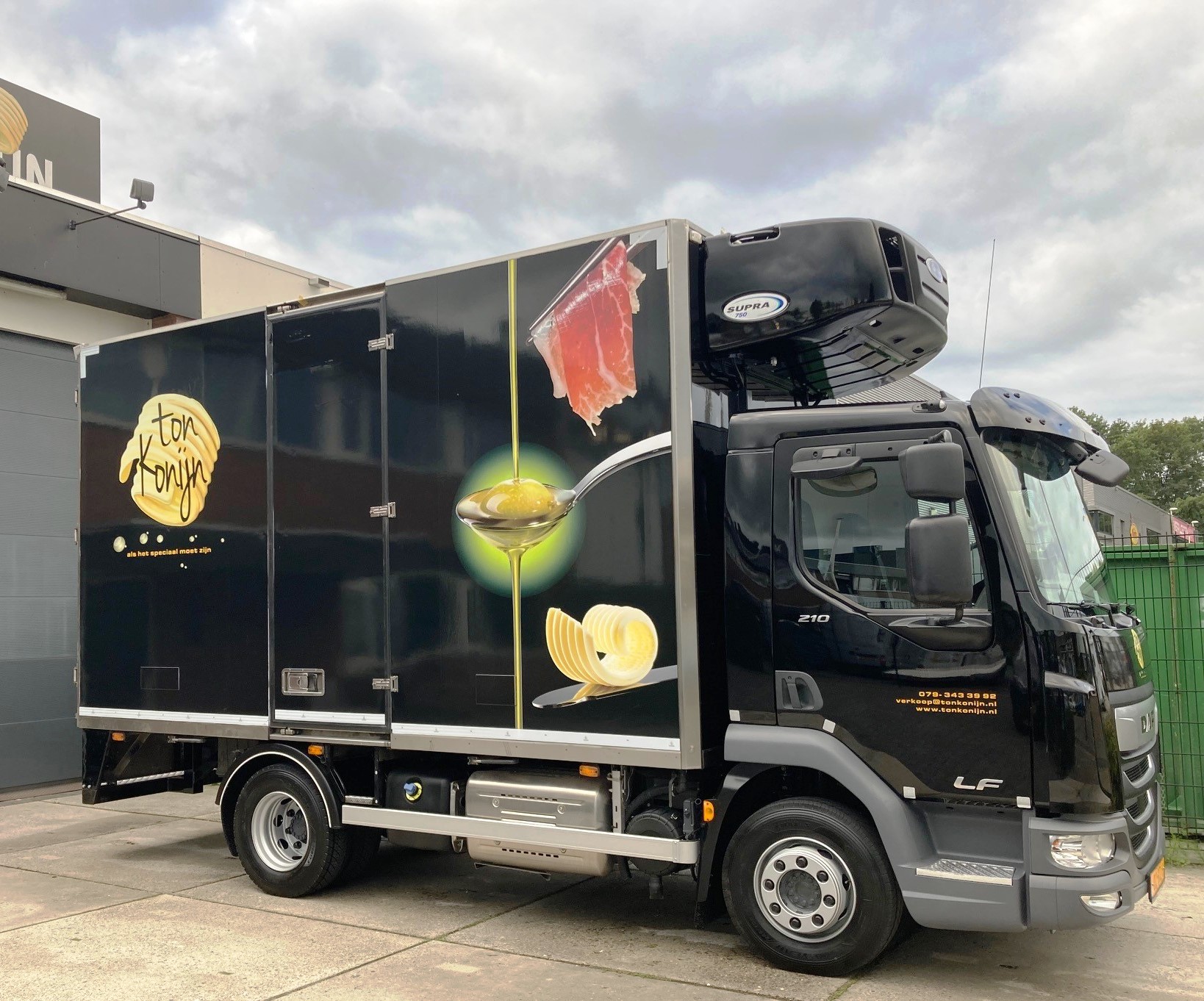 DAF LF 210 FA DC 12t -Ton Konijn