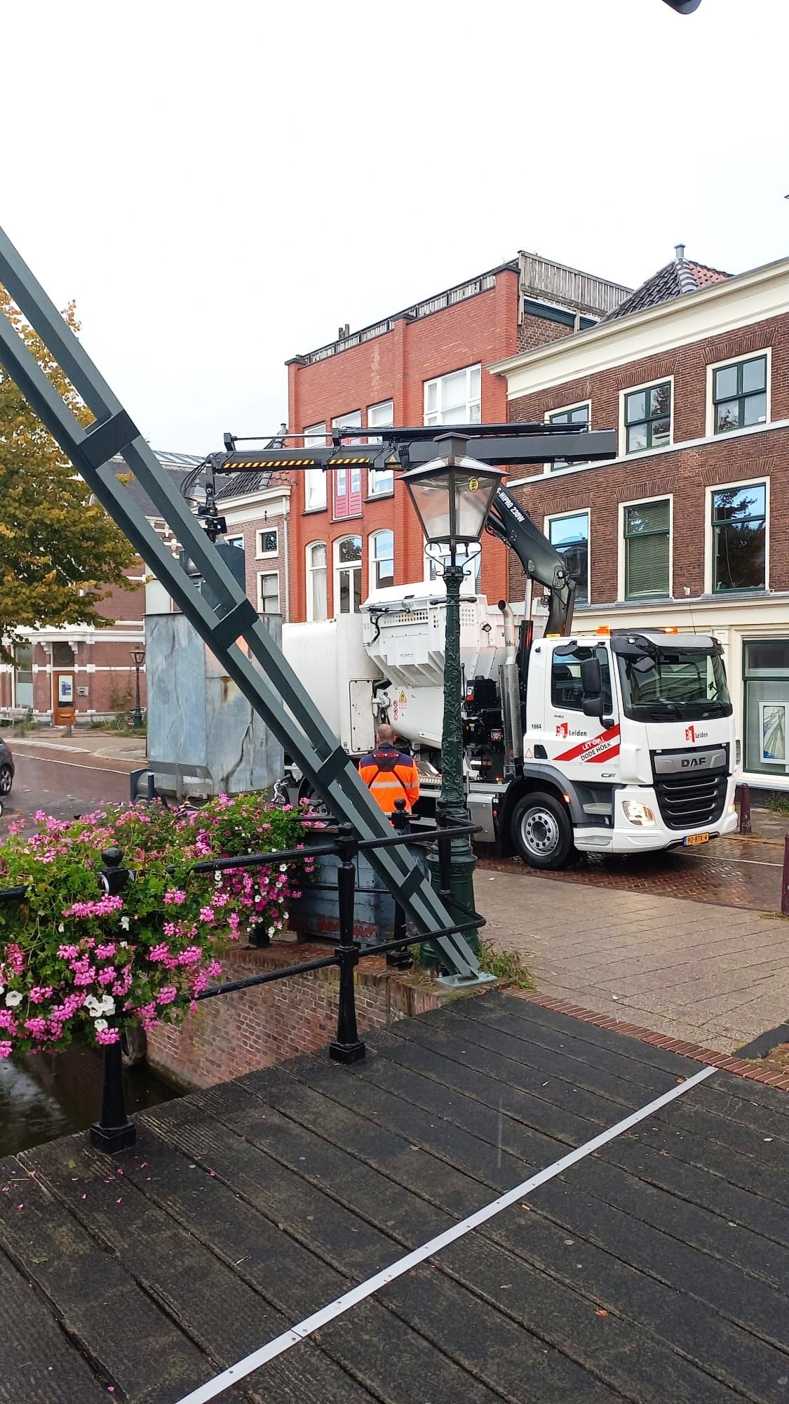 DAF CF 340 FAN DC - Gemeente Leiden