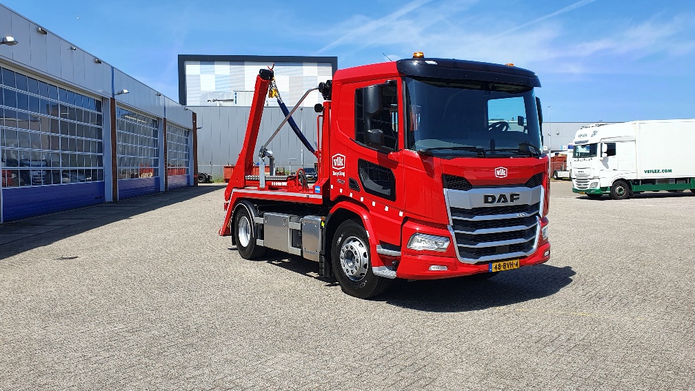 Van Leeuwen Katwijk - DAF XD 410 FA DC
