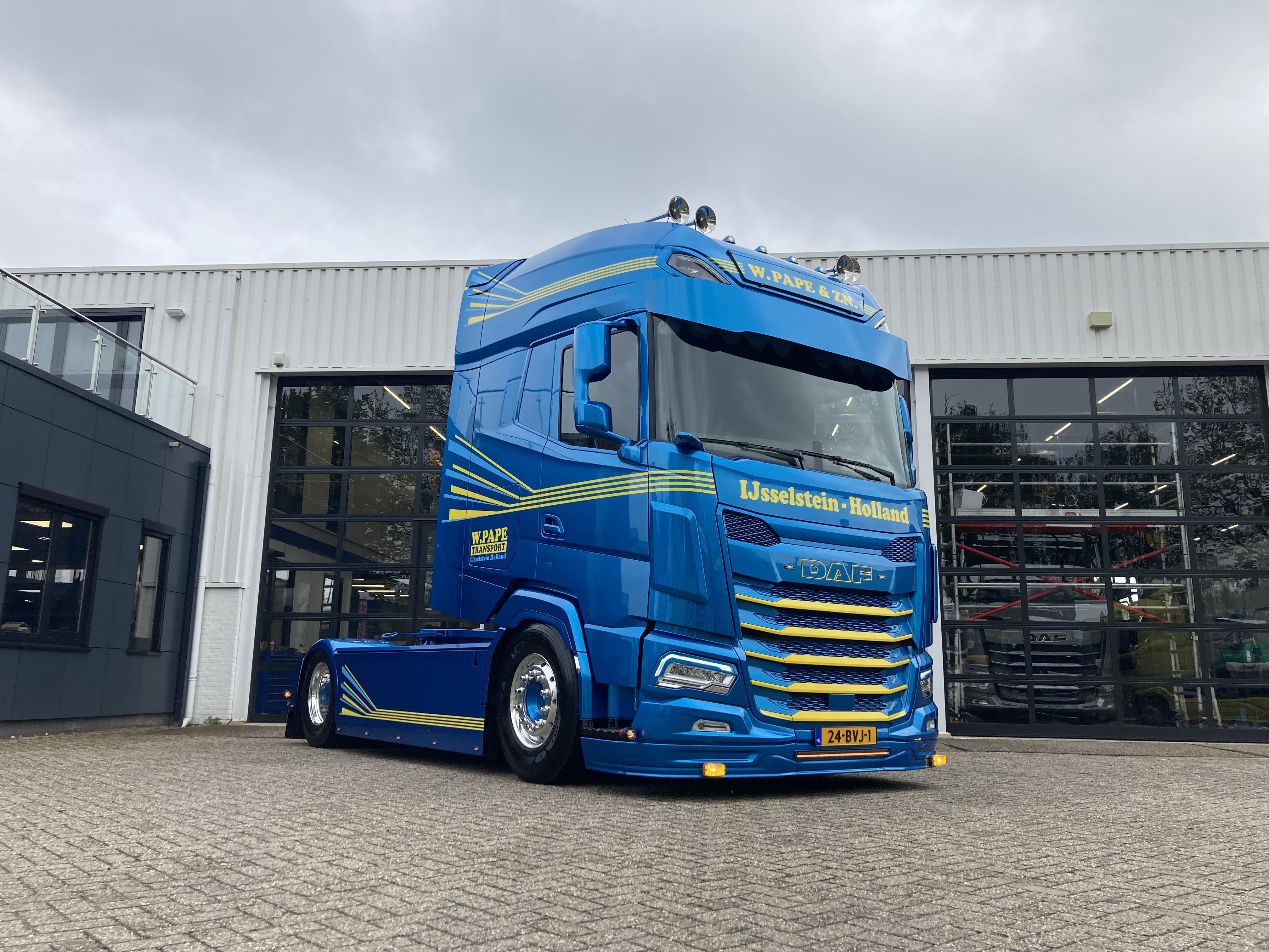 XG+ 480 FT NGD - W. Pape Transport
