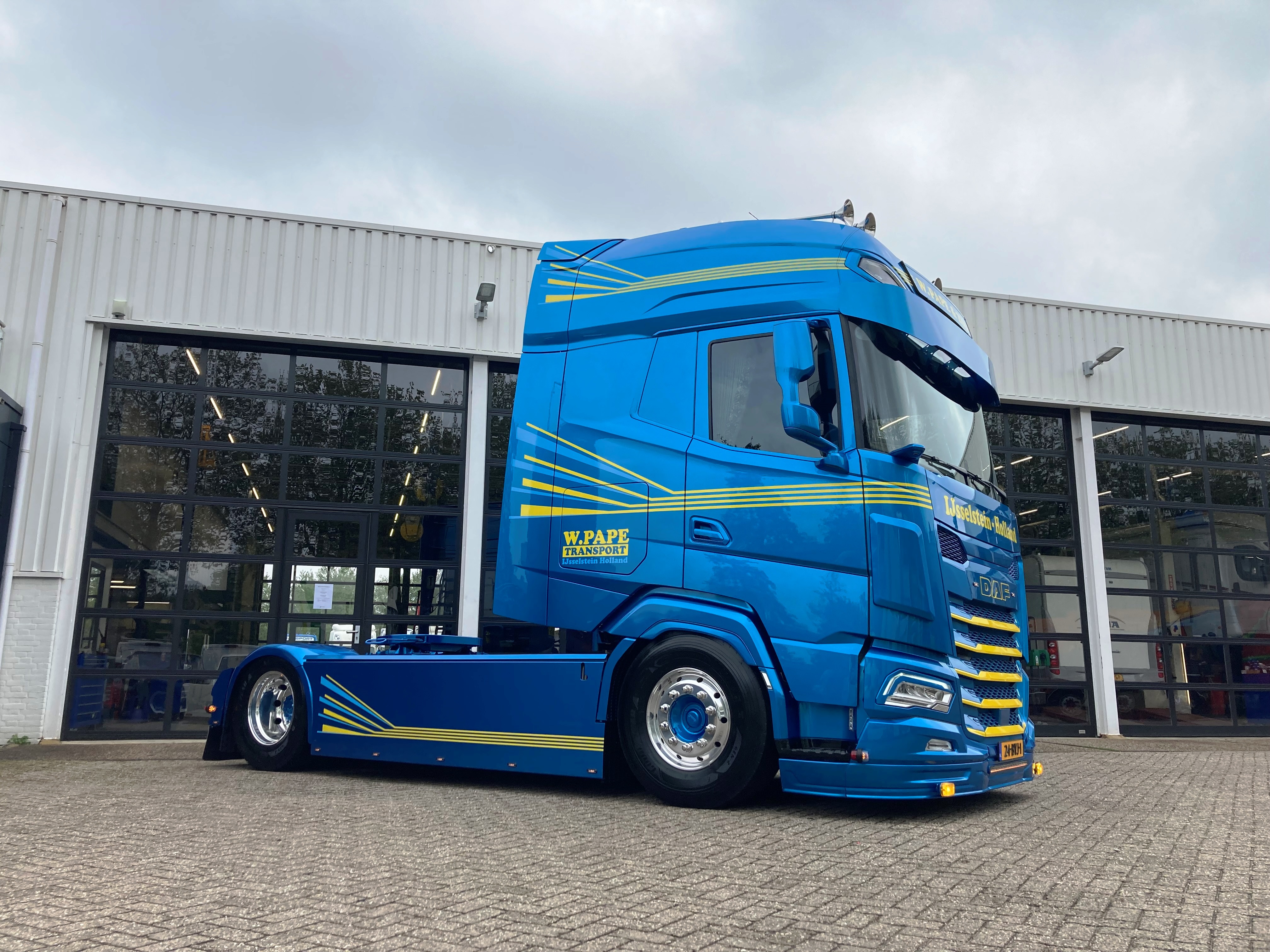 XG+ 480 FT NGD - W. Pape Transport