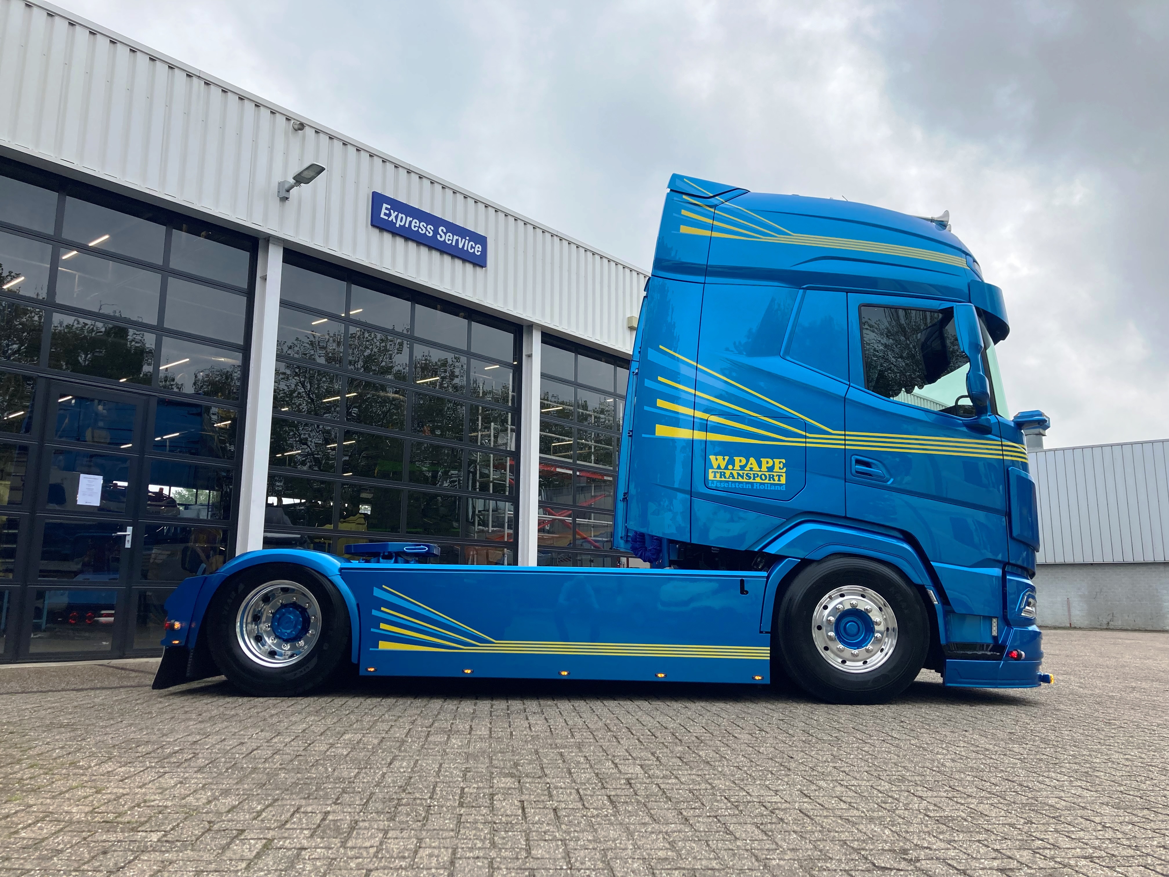 XG+ 480 FT NGD - W. Pape Transport