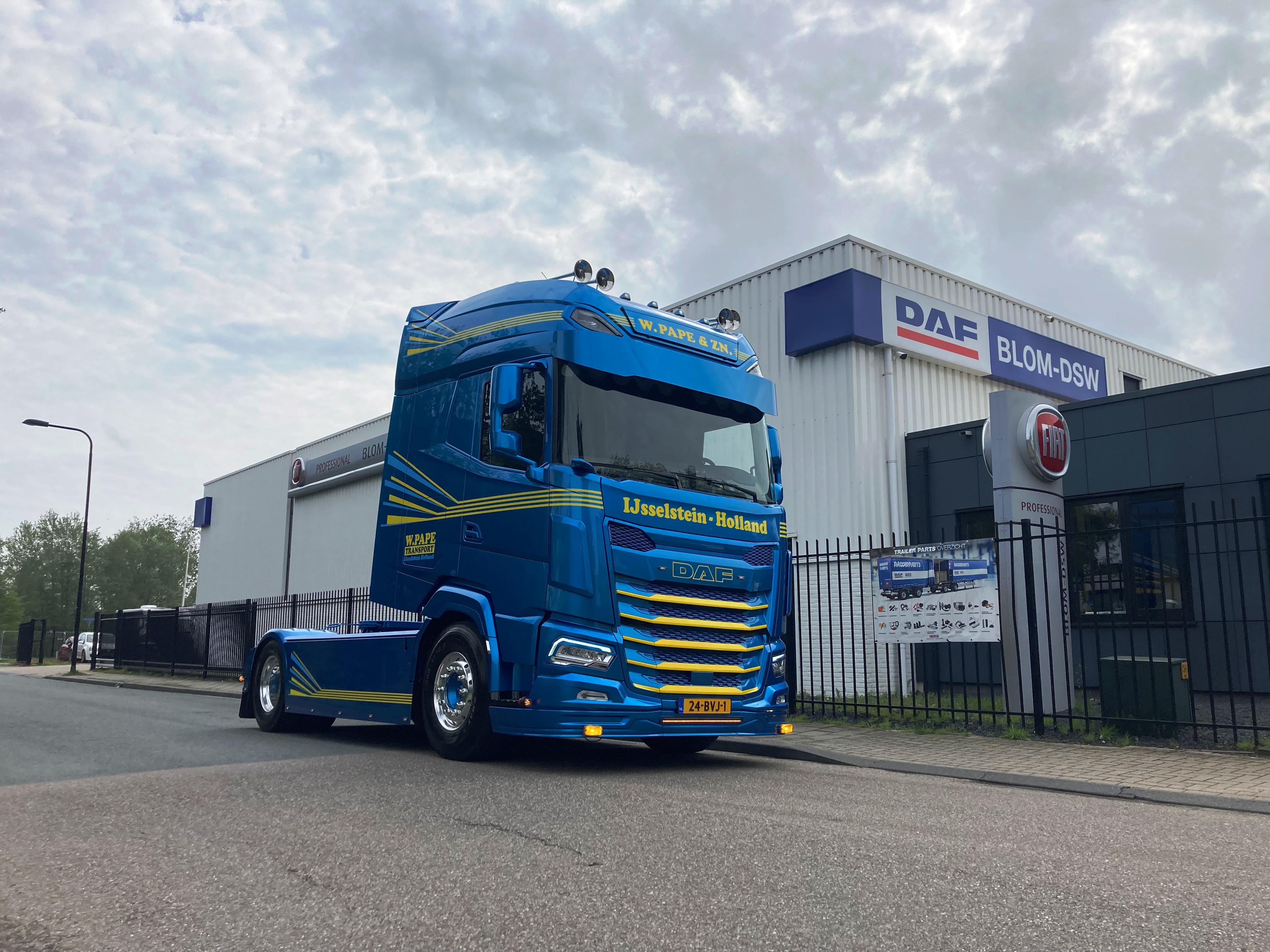 XG+ 480 FT NGD - W. Pape Transport