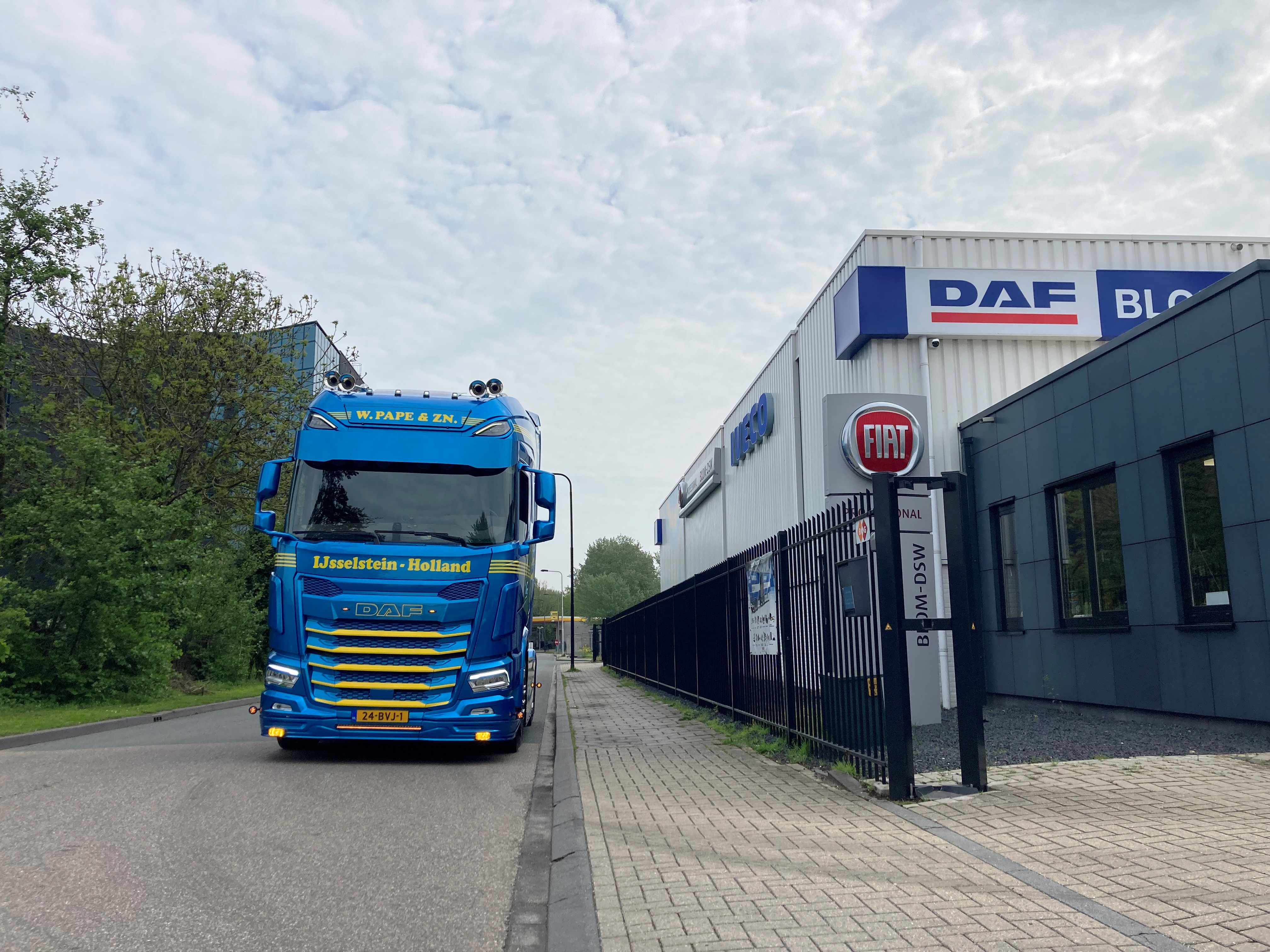 XG+ 480 FT NGD - W. Pape Transport