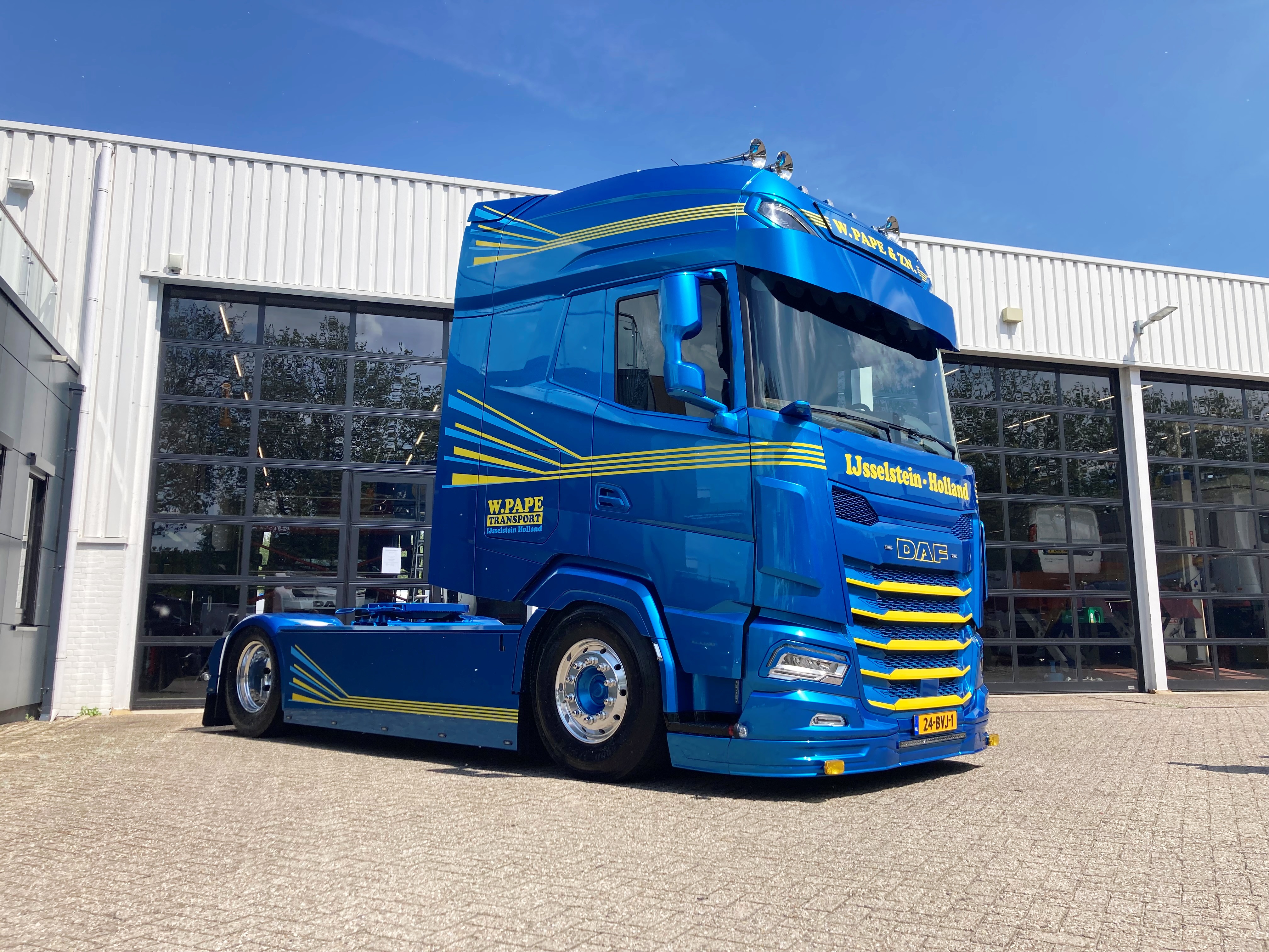 XG+ 480 FT NGD - W. Pape Transport