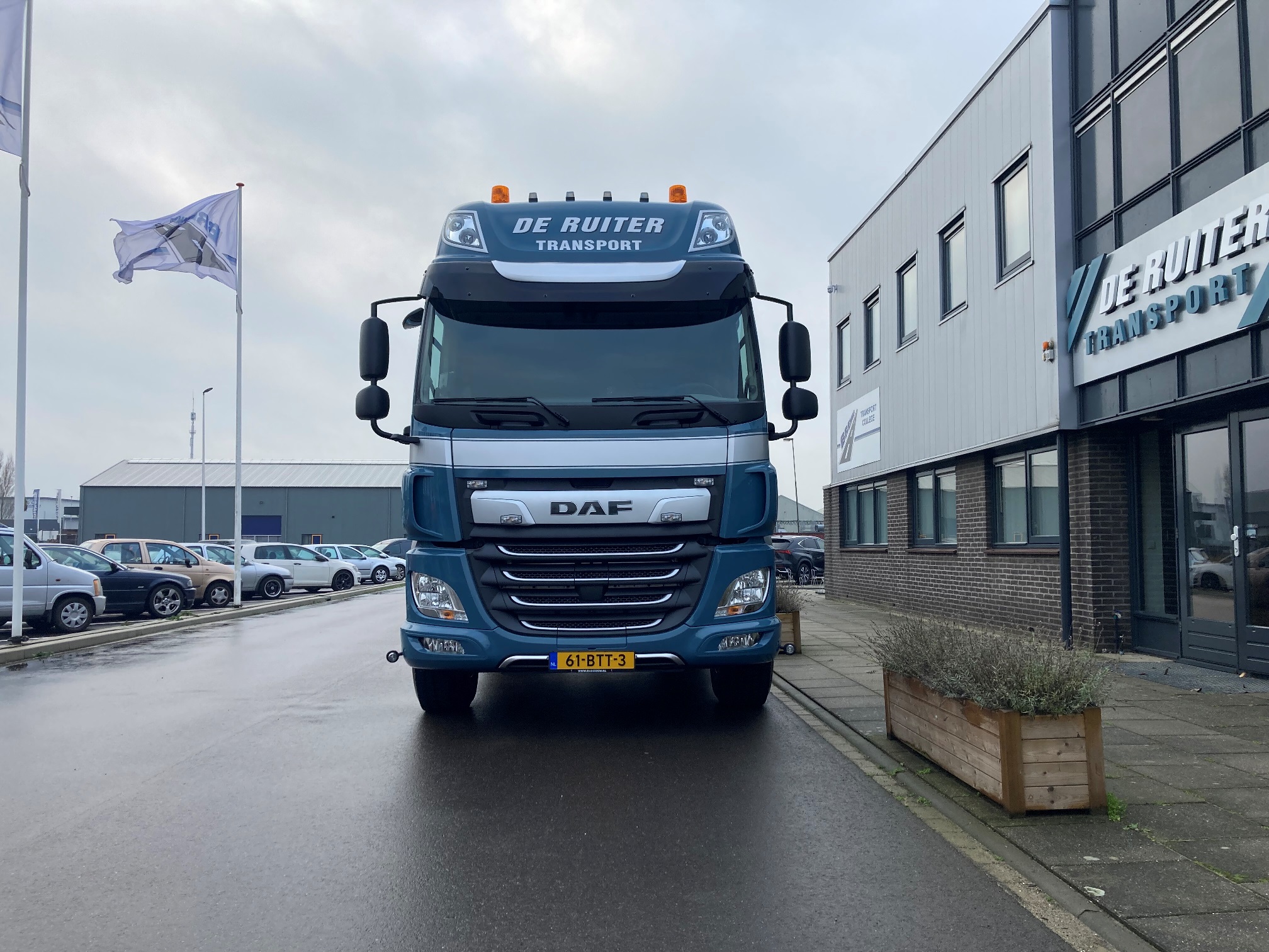 CF 410 FT SC - De Ruiter Transport