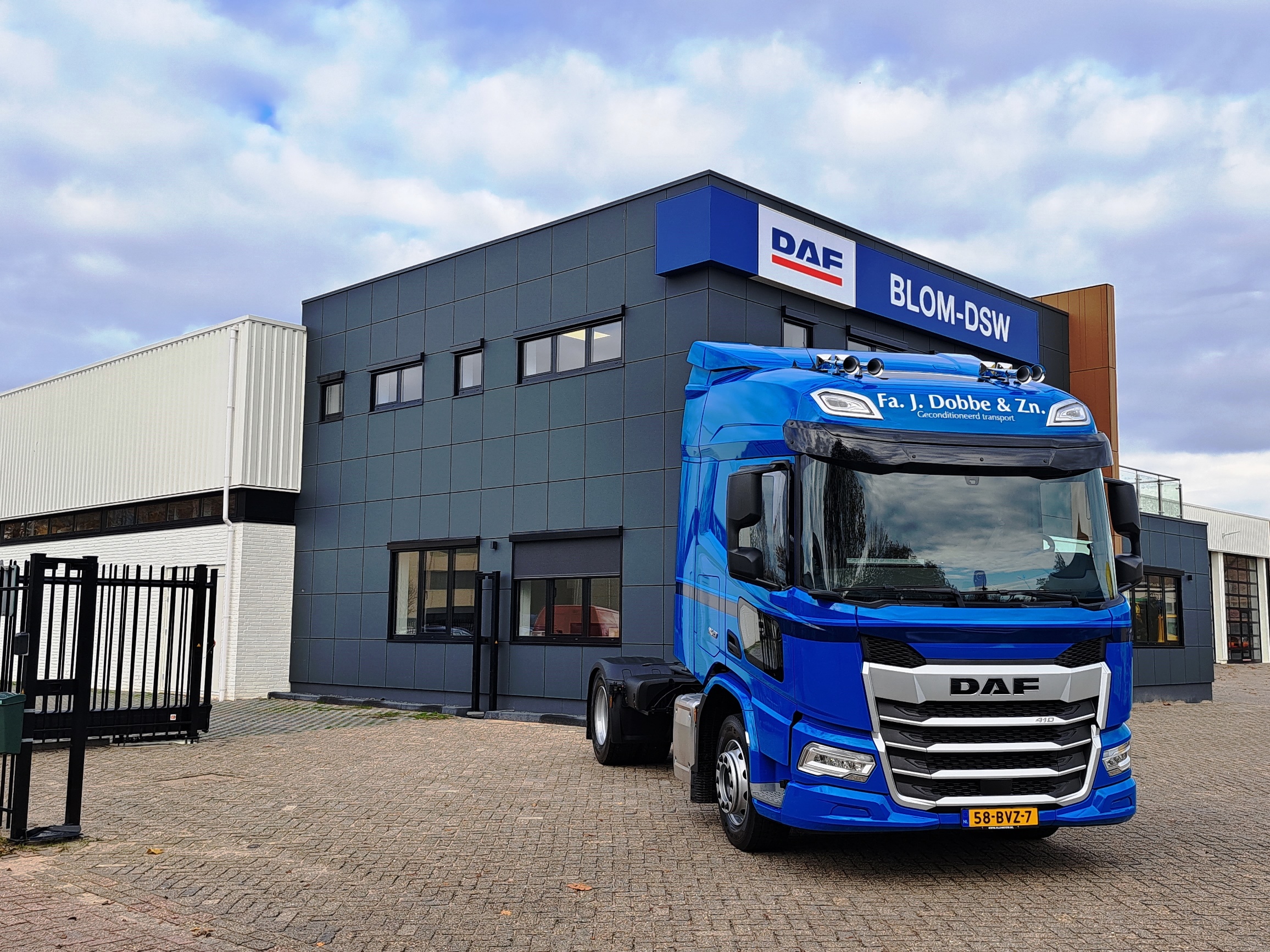 Fa. J Dobbe Transport - DAF XD 410 FT SHC NGD