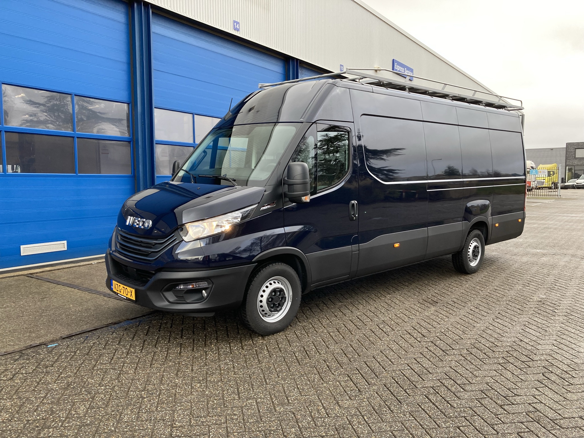 De Roo Wagenpark B.V. - Iveco Daily 35S18 HA8V