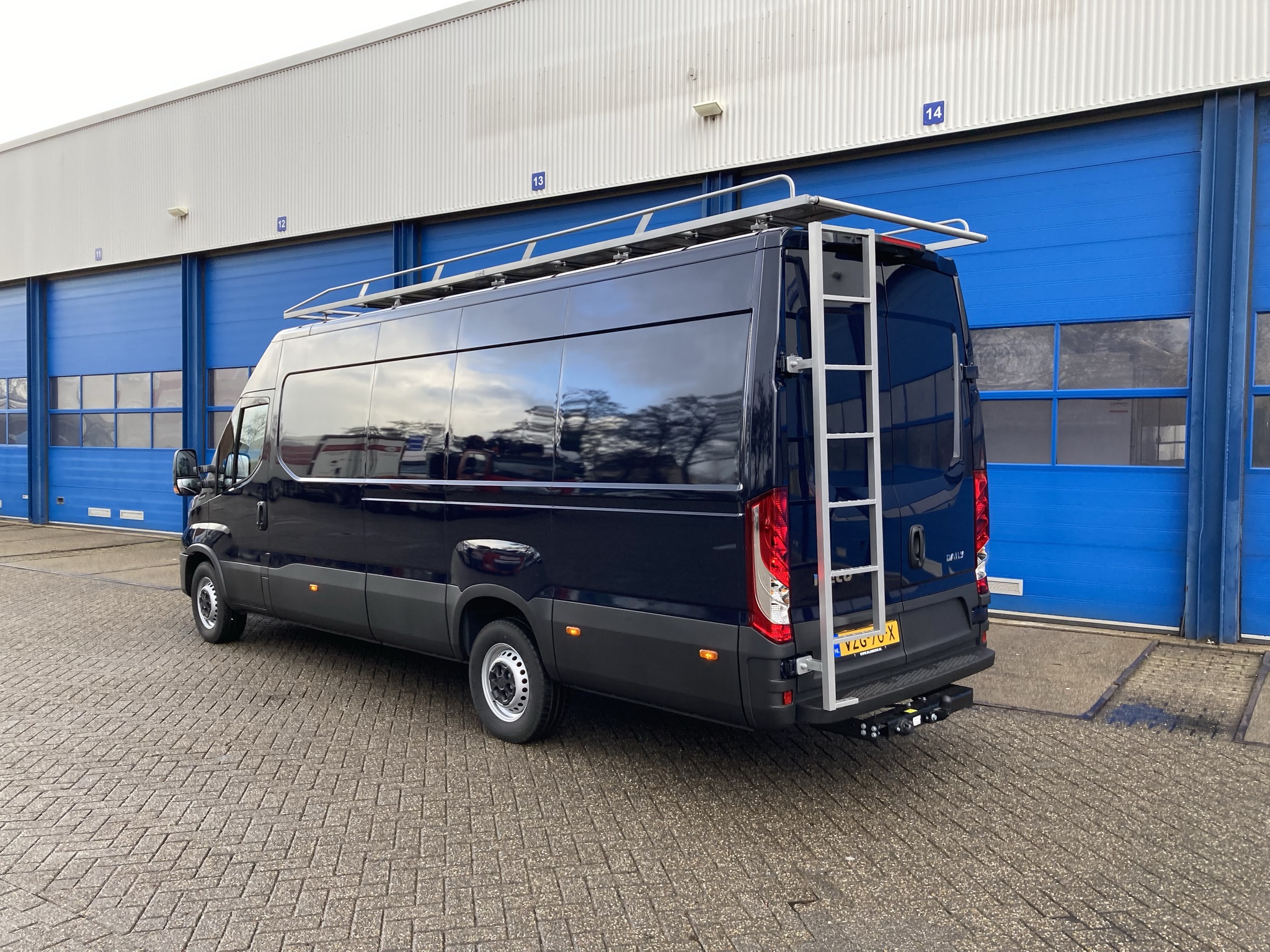De Roo Wagenpark B.V. - Iveco Daily 35S18 HA8V