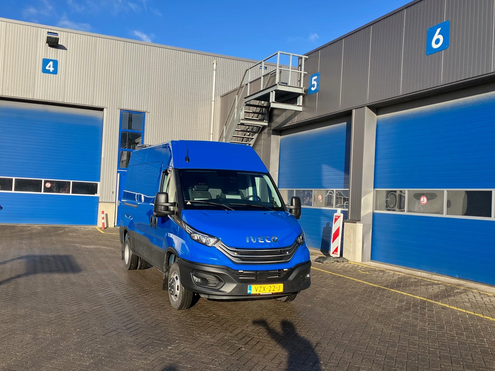 Iveco Daily 35C18 - AH Vrij