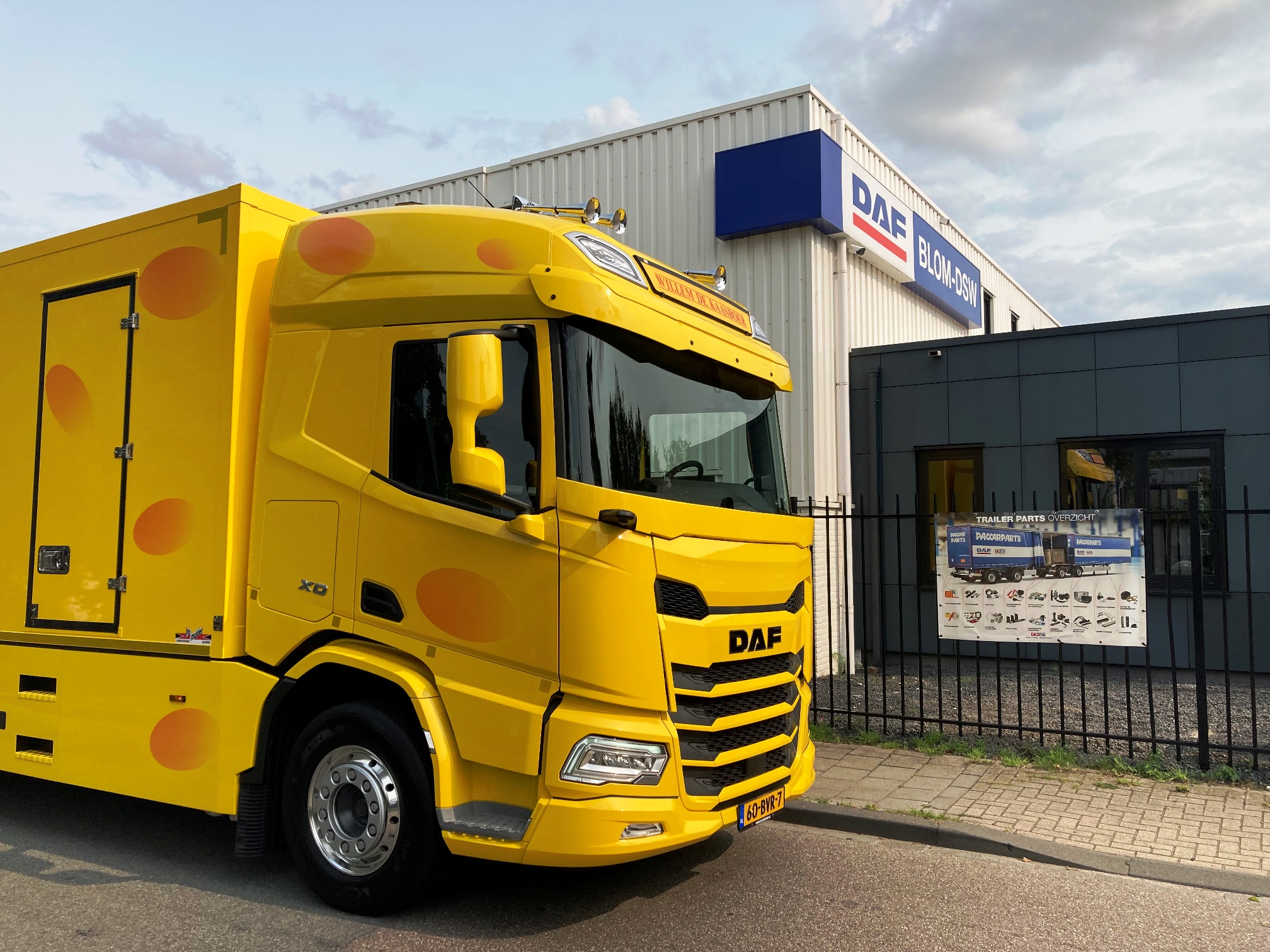 DAF XD 370 FA SHC - Driebrugse kaashandel