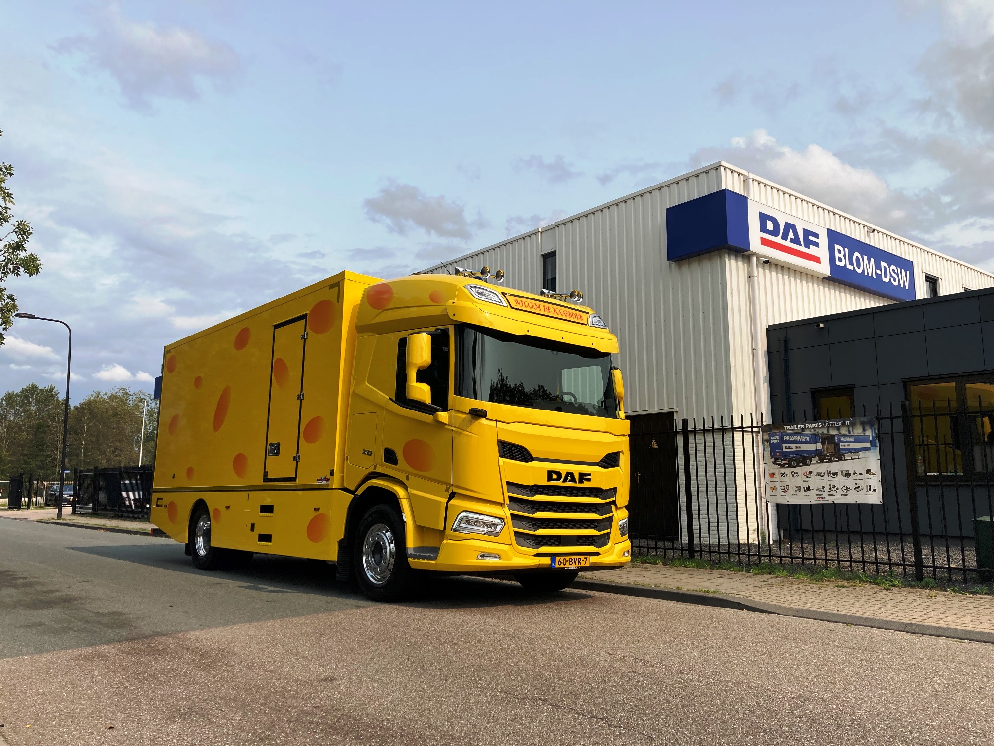 DAF XD 370 FA SHC - Driebrugse kaashandel