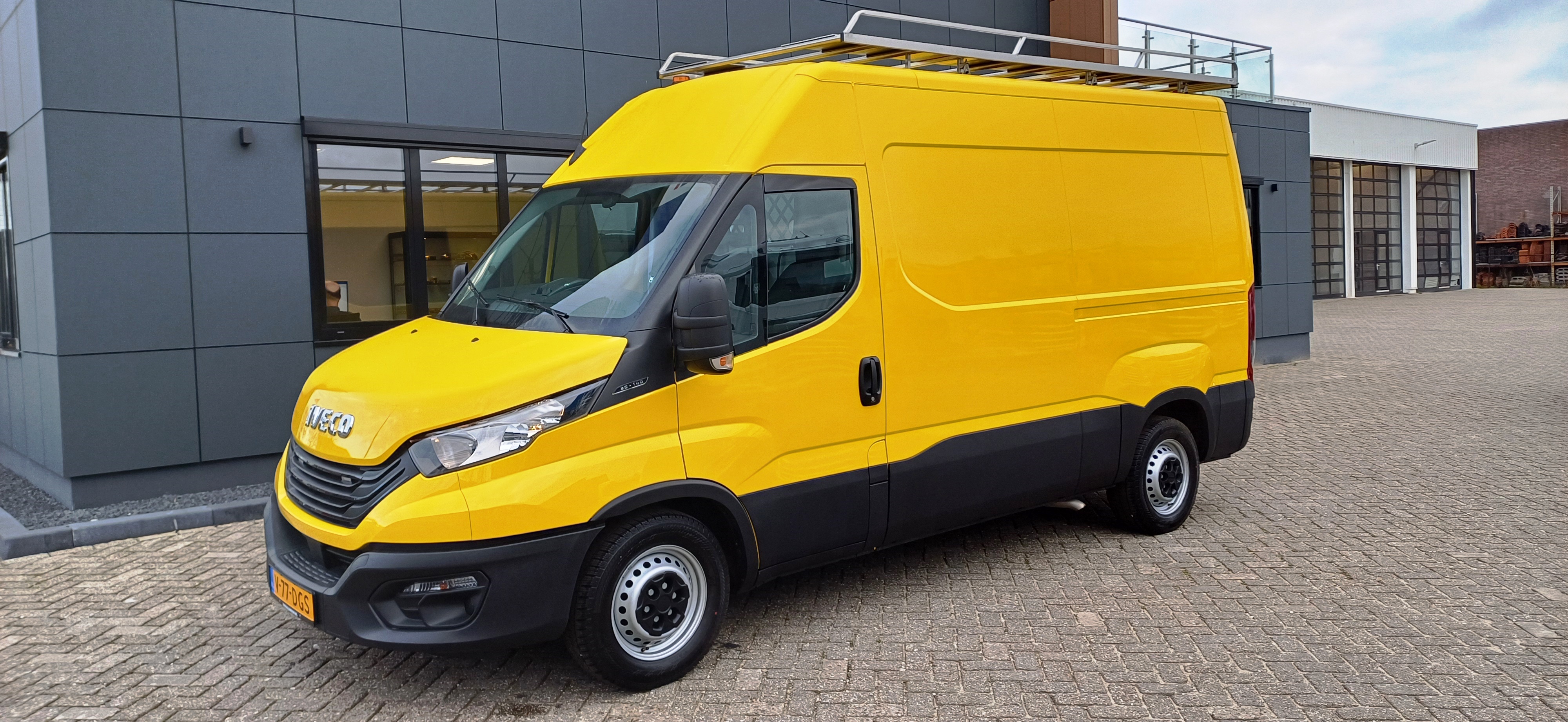 Iveco daily 35S14 van - Gemeente Zoeterwoude