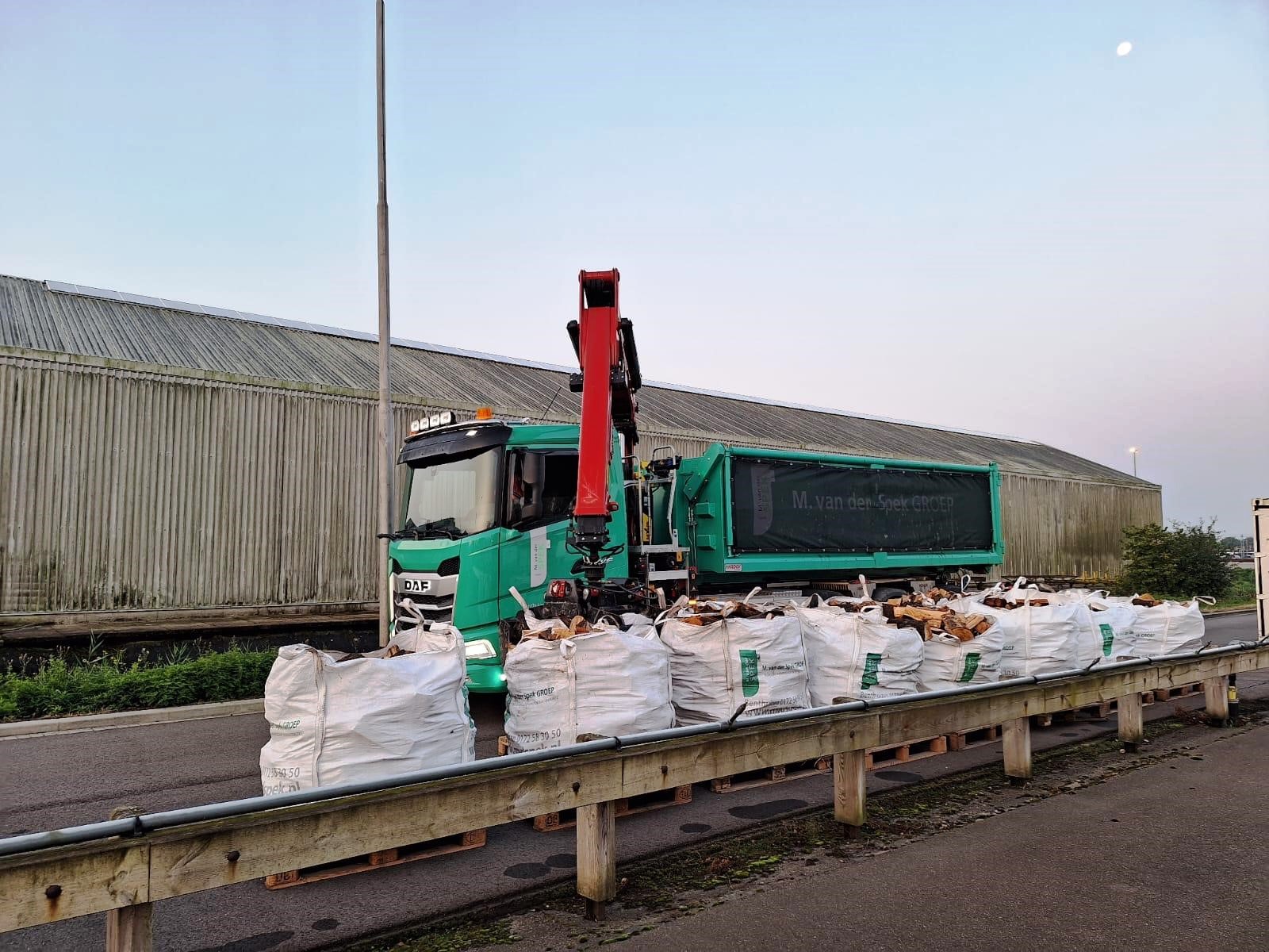 DAF XF 480 FAQ DC - M. van der Spek Hoveniersbedrijf BV