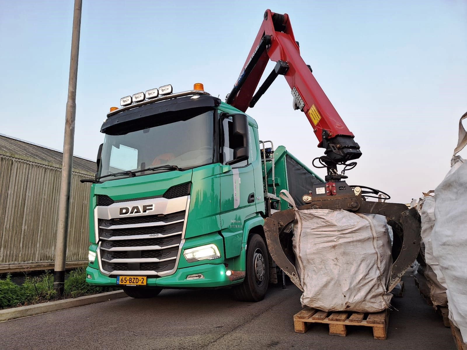 DAF XF 480 FAQ DC - M. van der Spek Hoveniersbedrijf BV
