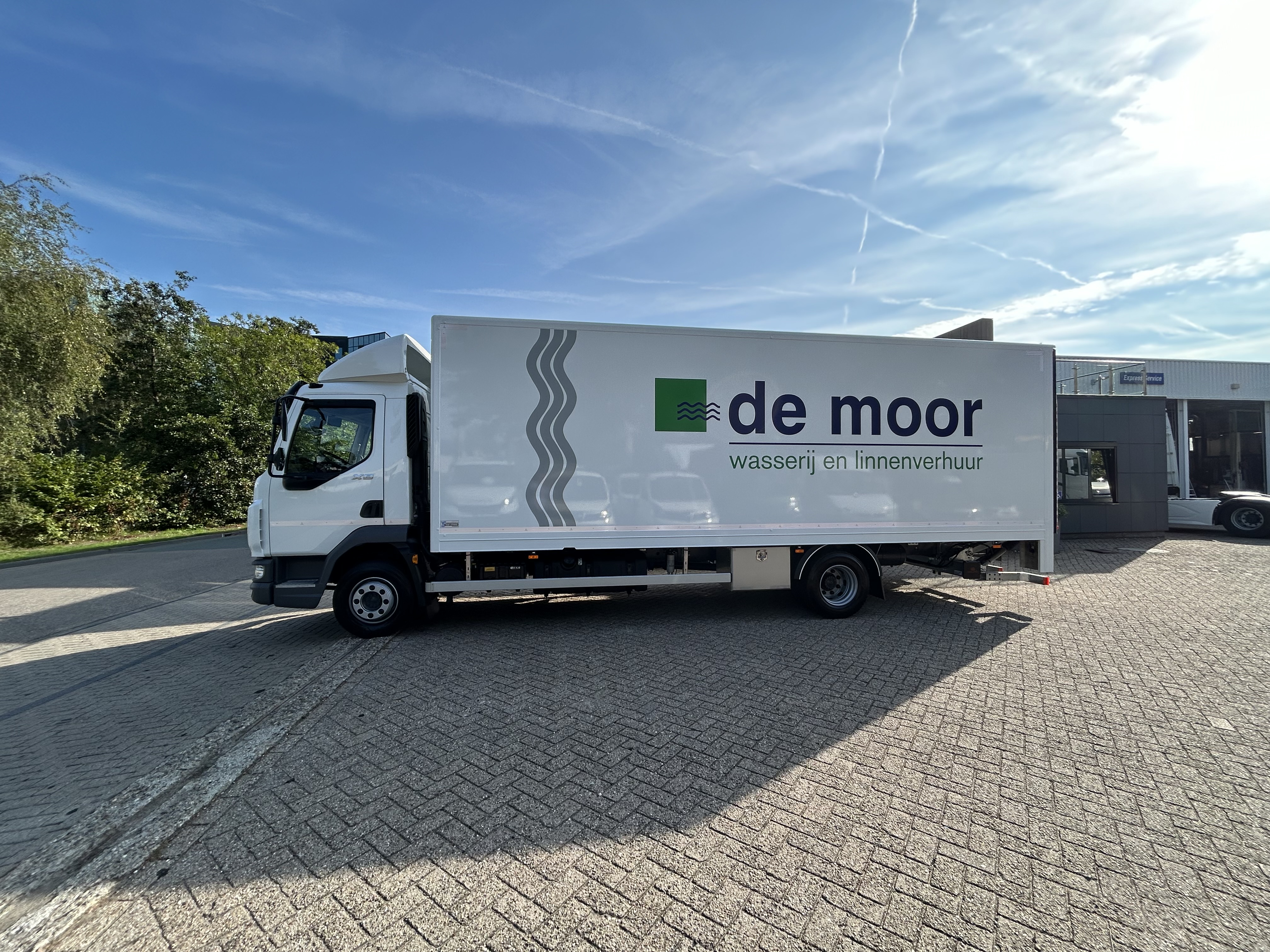 DAF XB 230 FA DC 12T - De Moor