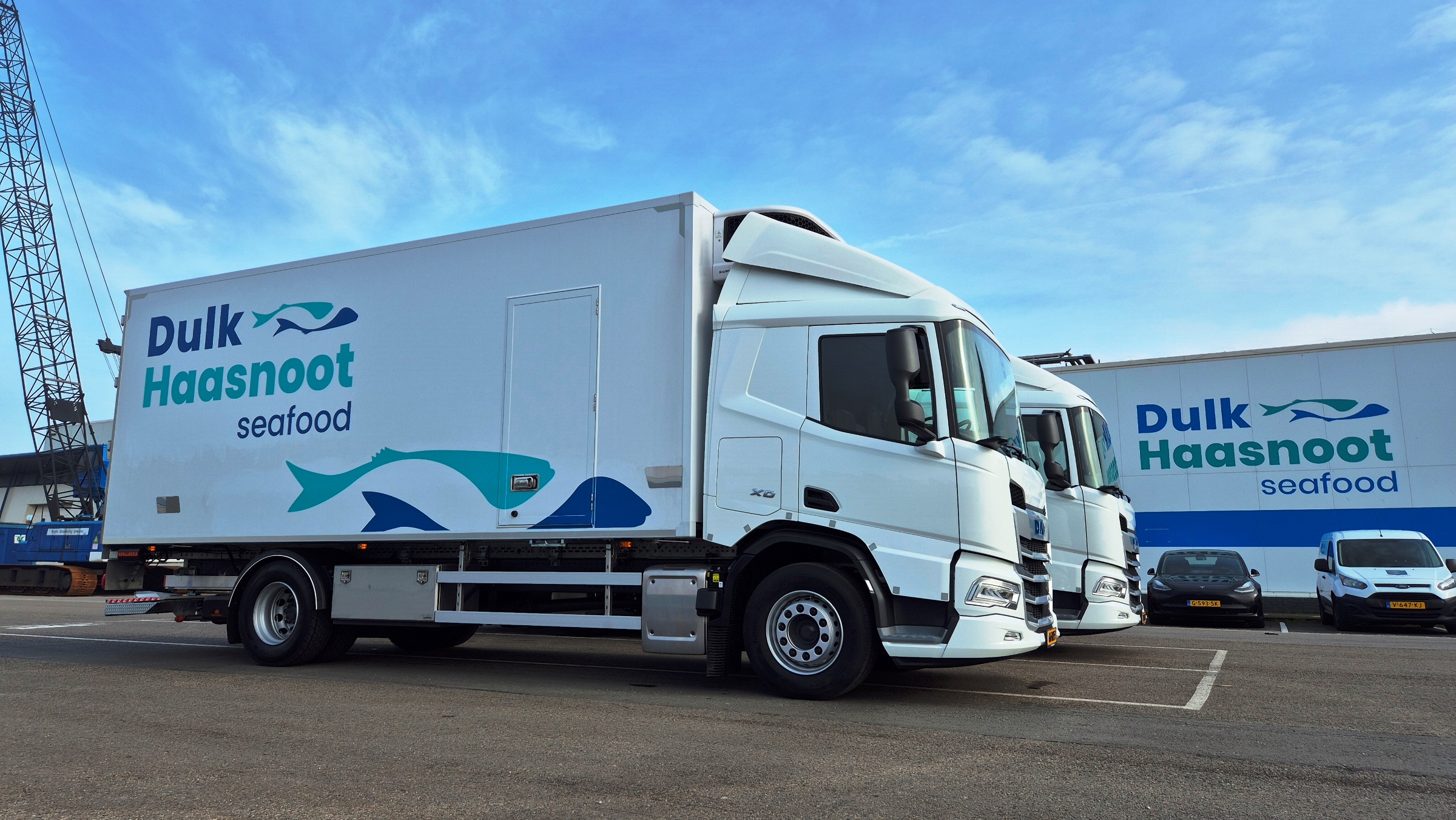 2x DAF XD 340 FA DC - Dulk Haasnoot Seafood 
