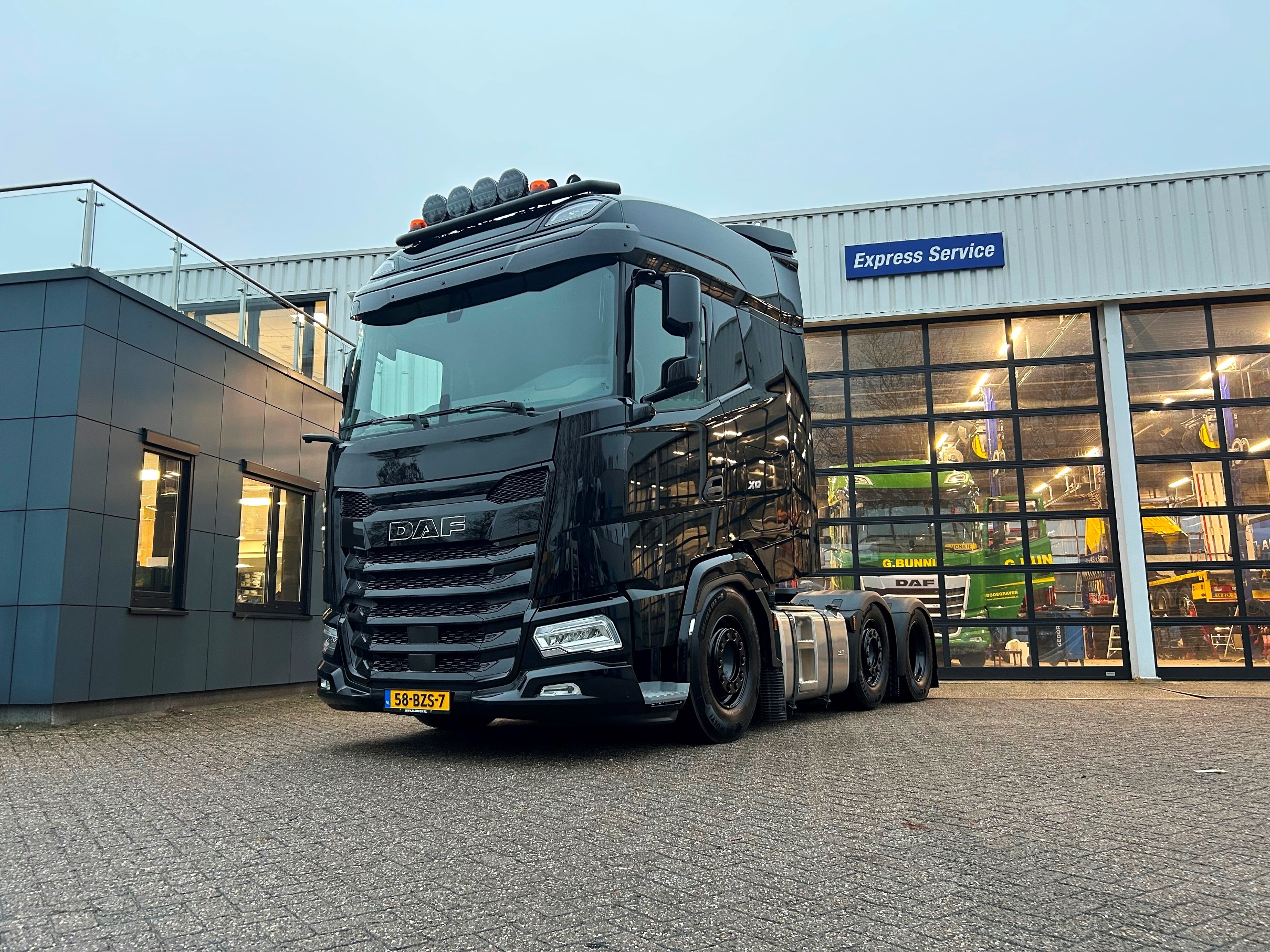 DAF XG 530 FTG NGD - Dormaar & Van Walraven