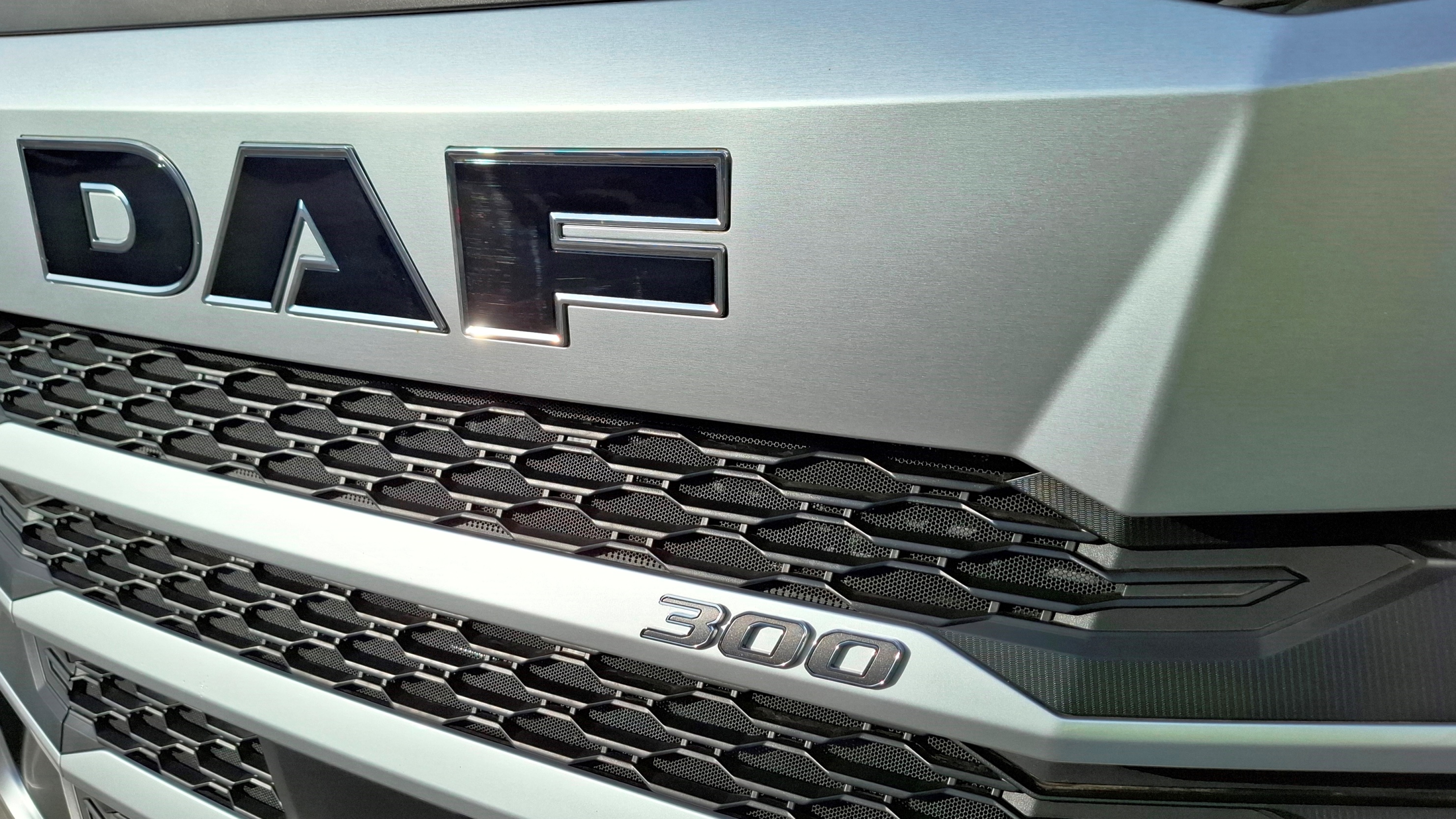 DAF XD 300 FAN DC - Haagse Milieu Services