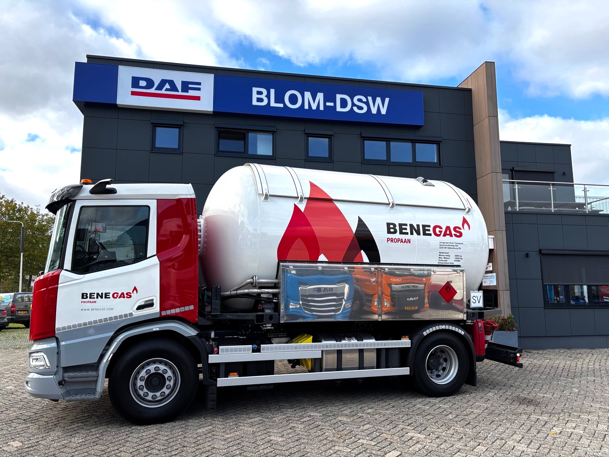 DAF XD 300 FA DC NGD - Jongeneel Transport