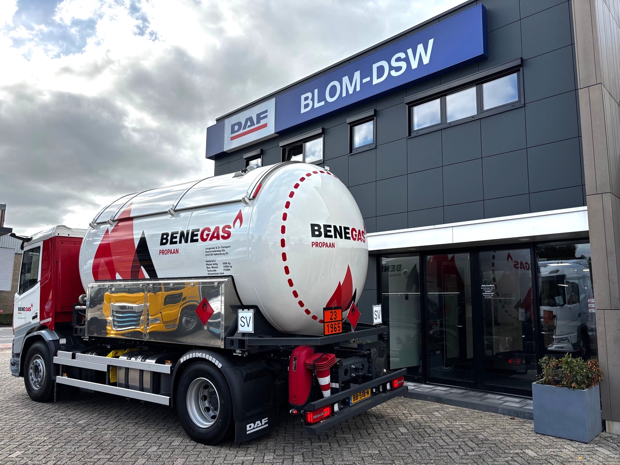 DAF XD 300 FA DC NGD - Jongeneel Transport