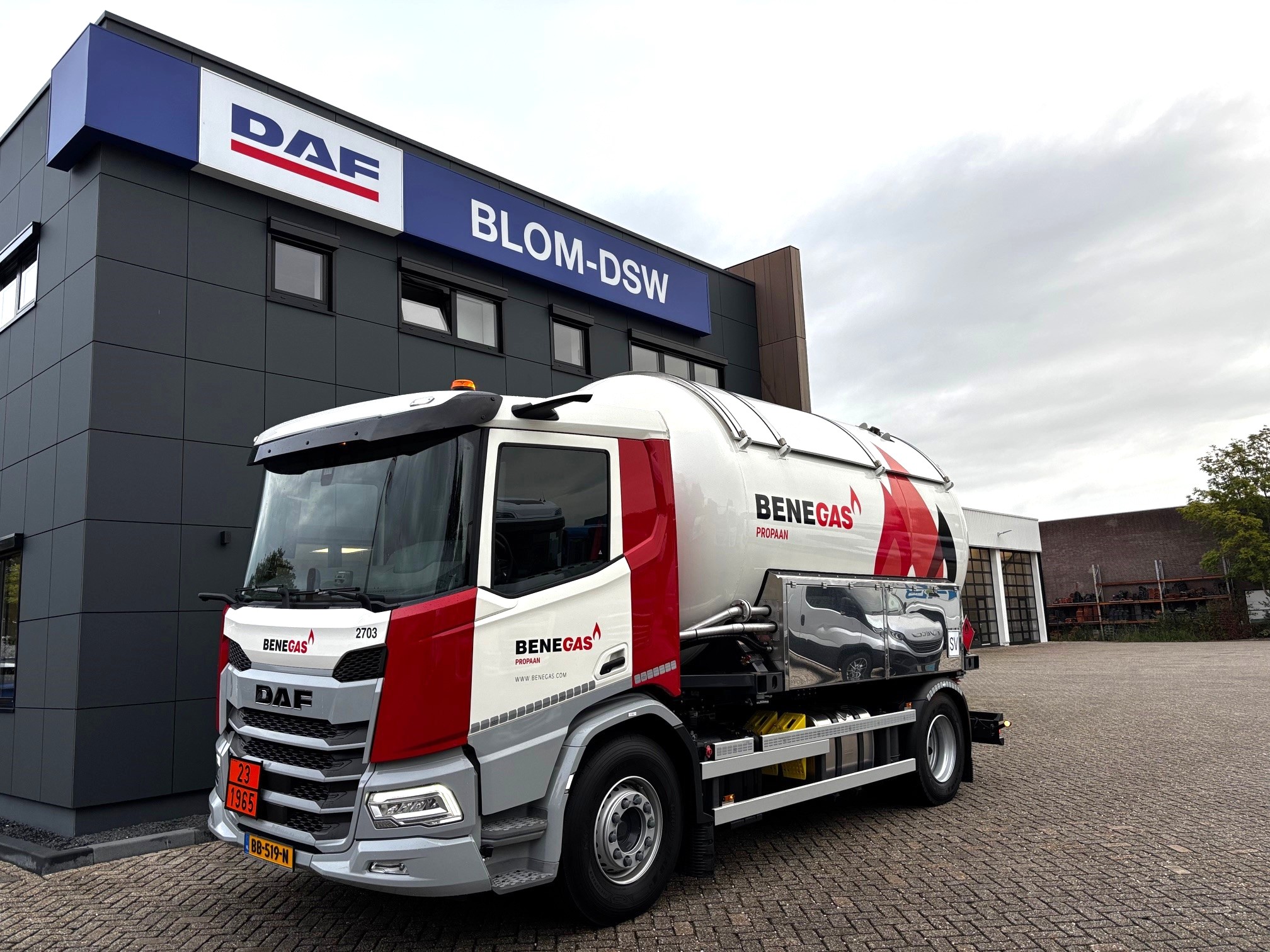 DAF XD 300 FA DC NGD - Jongeneel Transport