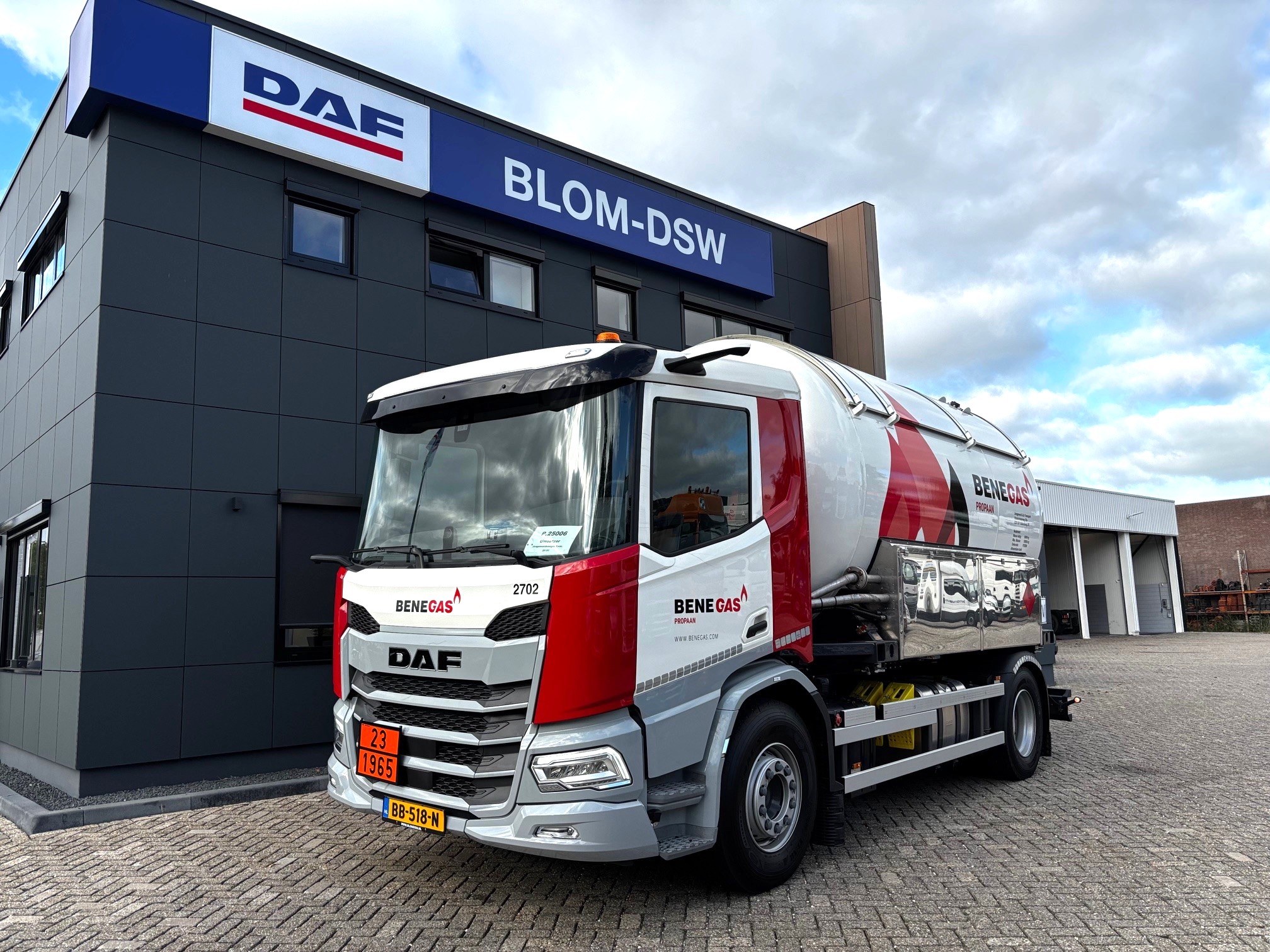 DAF XD 300 FA DC NGD - Jongeneel Transport