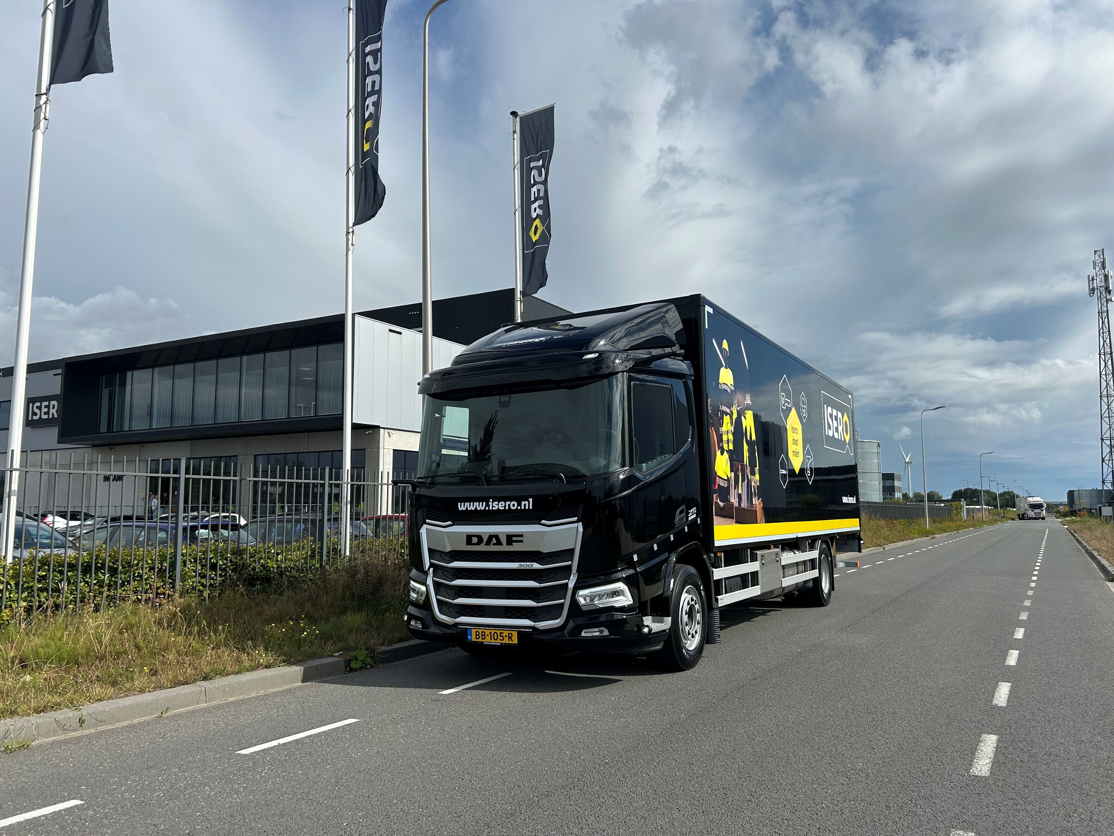 Isero - DAF XD 300 FA DC NGD