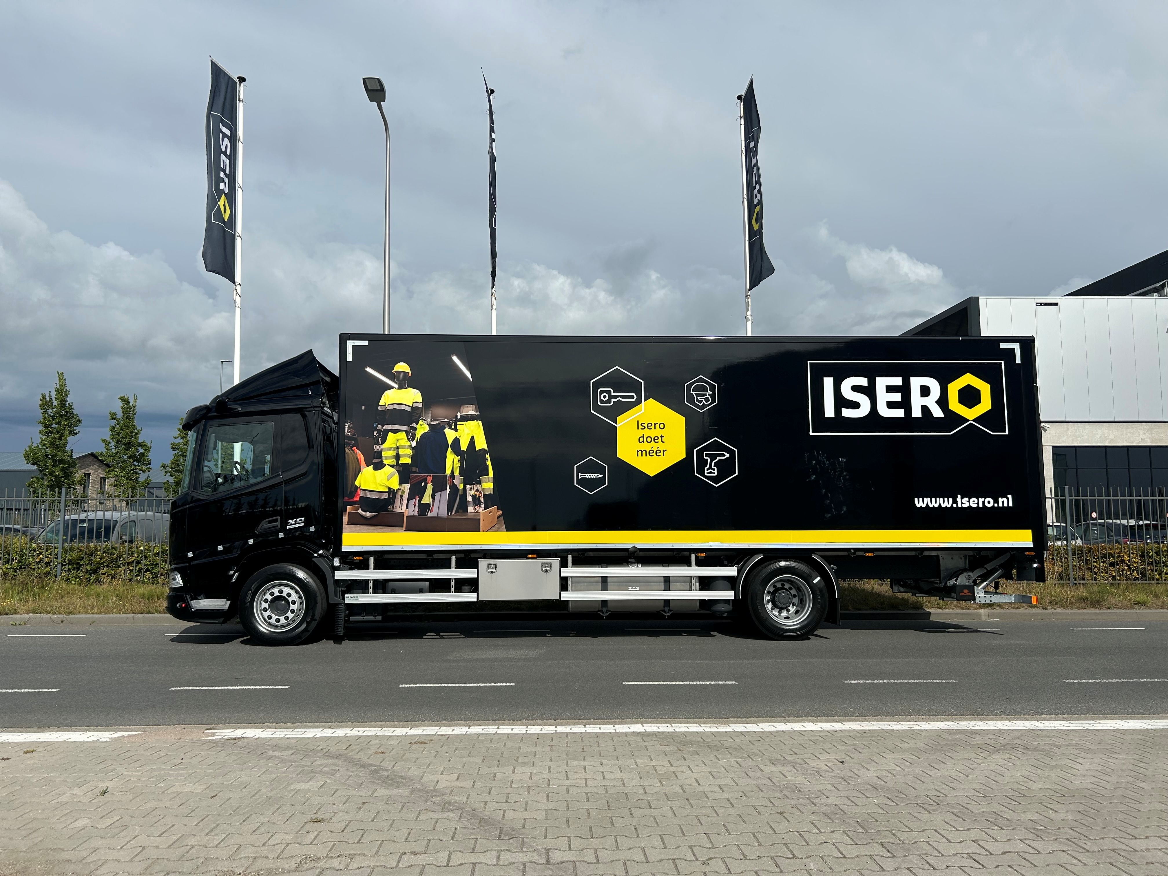 Isero - DAF XD 300 FA DC NGD