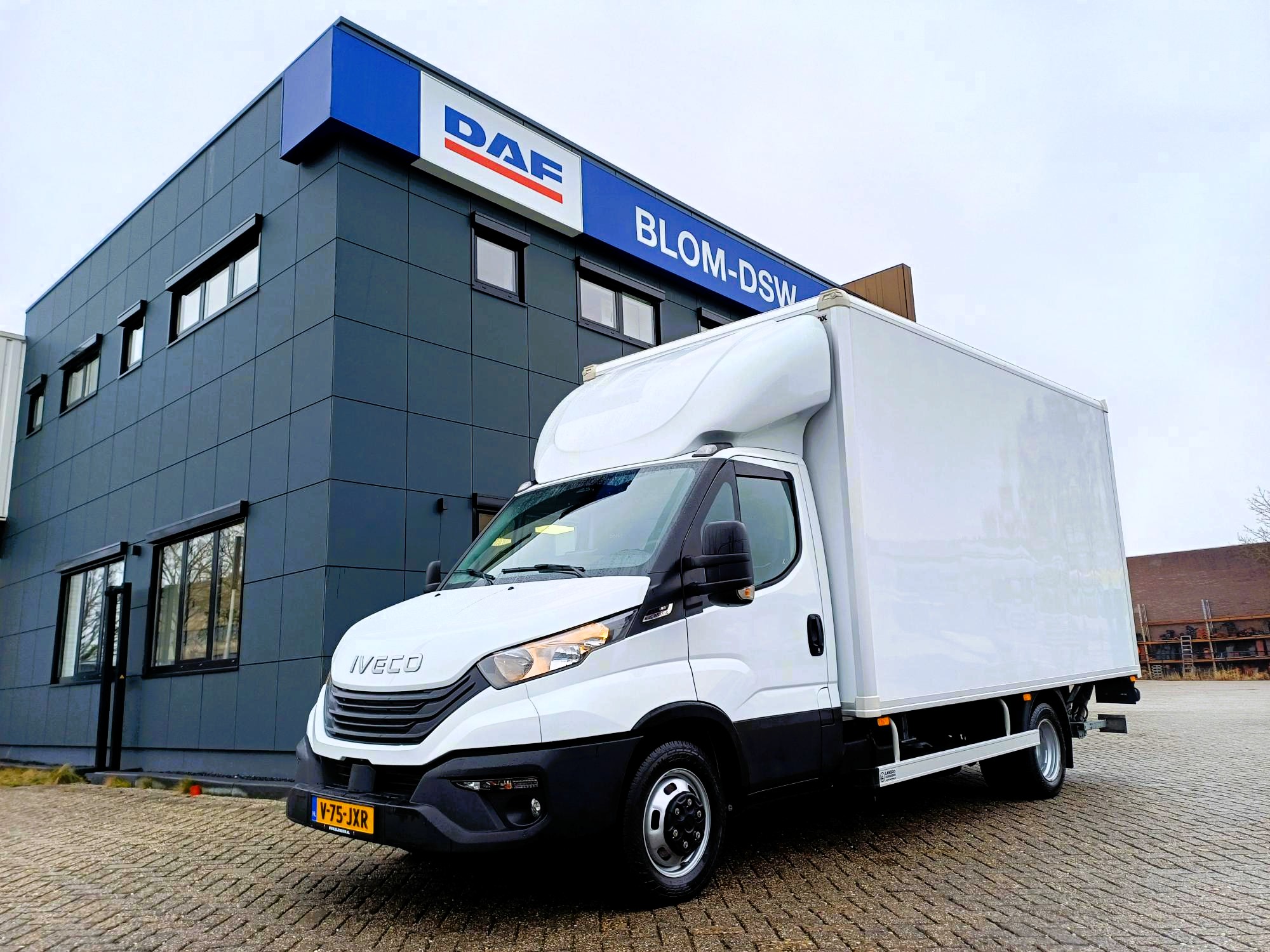 Tent4Rent - Iveco Daily 40C18
