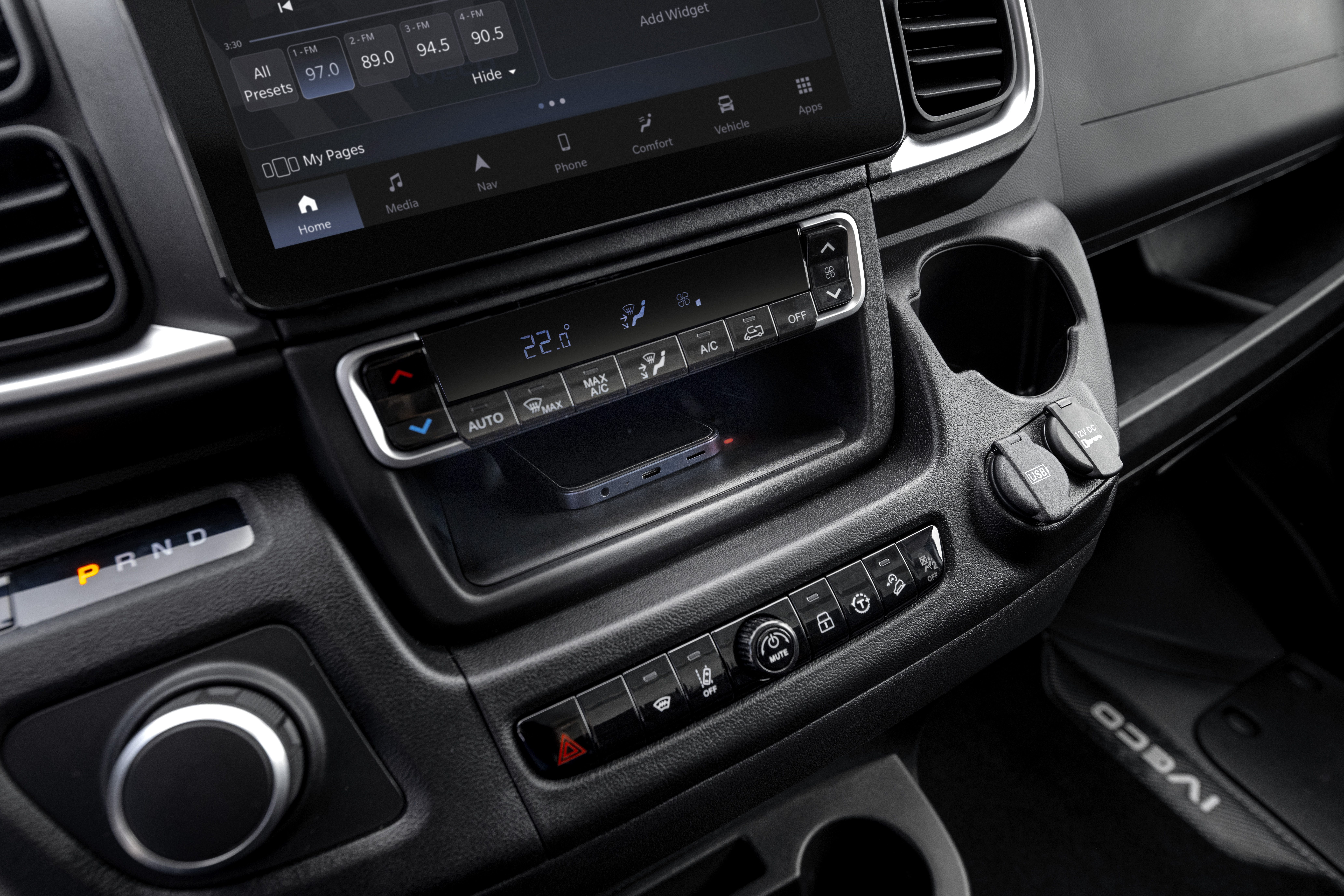 Iveco eSuperJolly infotainment