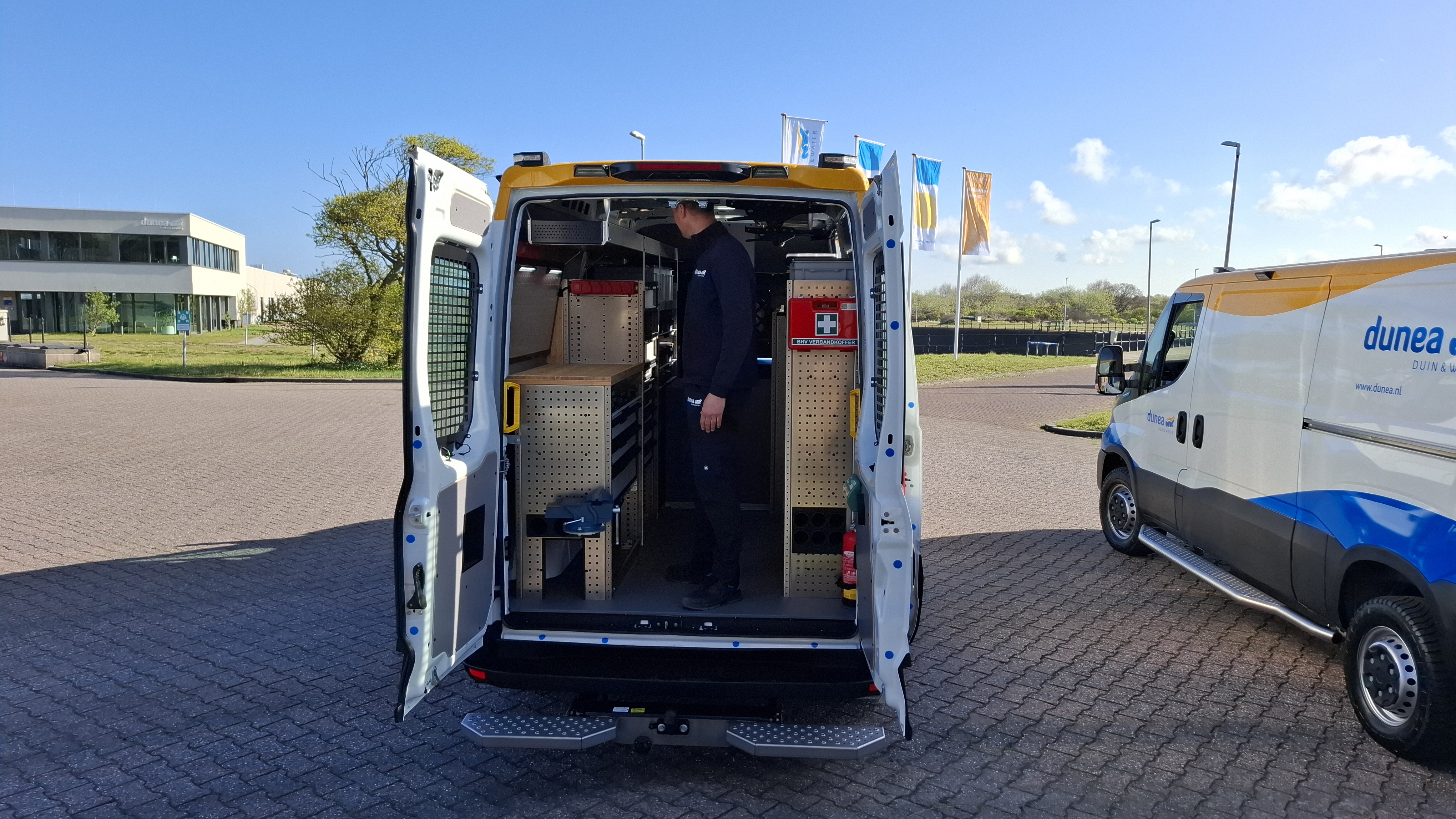 Iveco eDaily 42S14E VP L2H2 + L2H1 - DUNEA