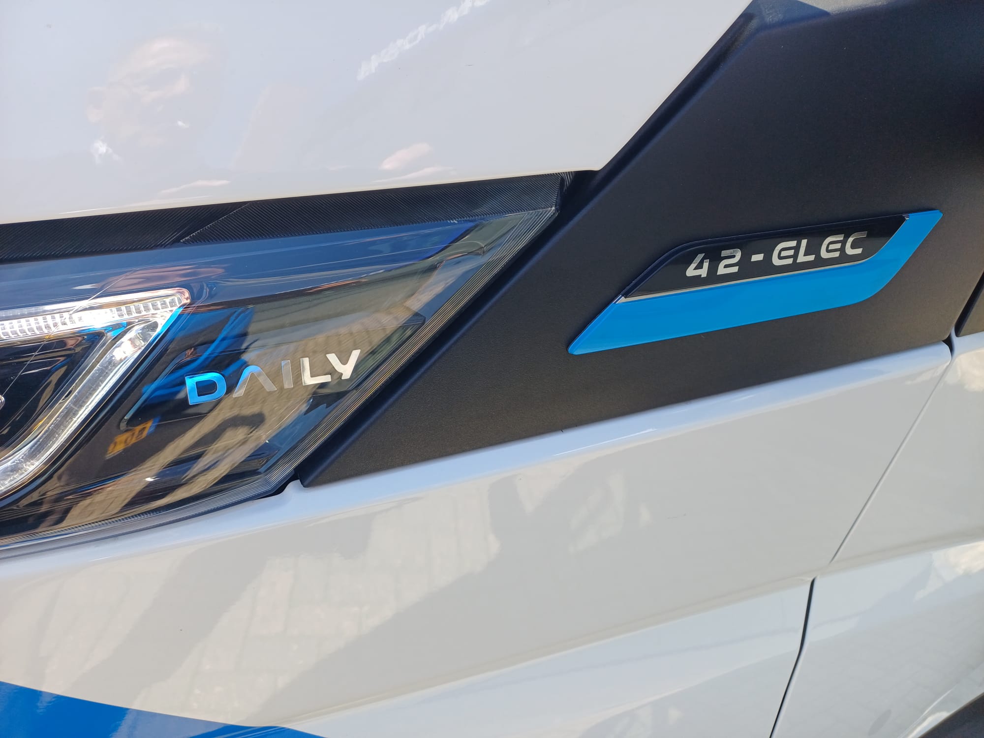 Iveco eDaily 42S14E VP L2H2 + L2H1 - DUNEA