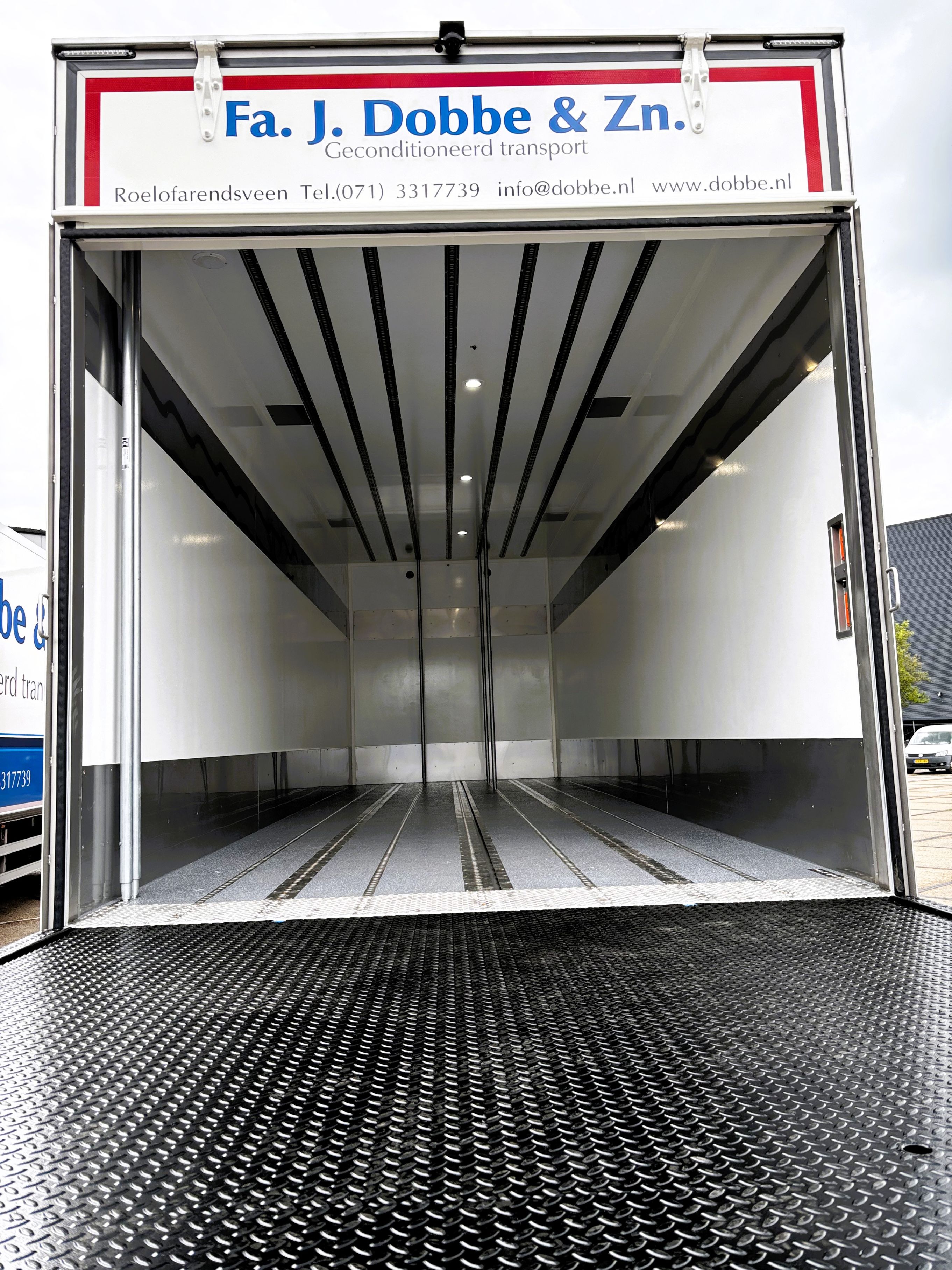 DAF XD 300 FA DC - F.A. J DOBBE & Zn