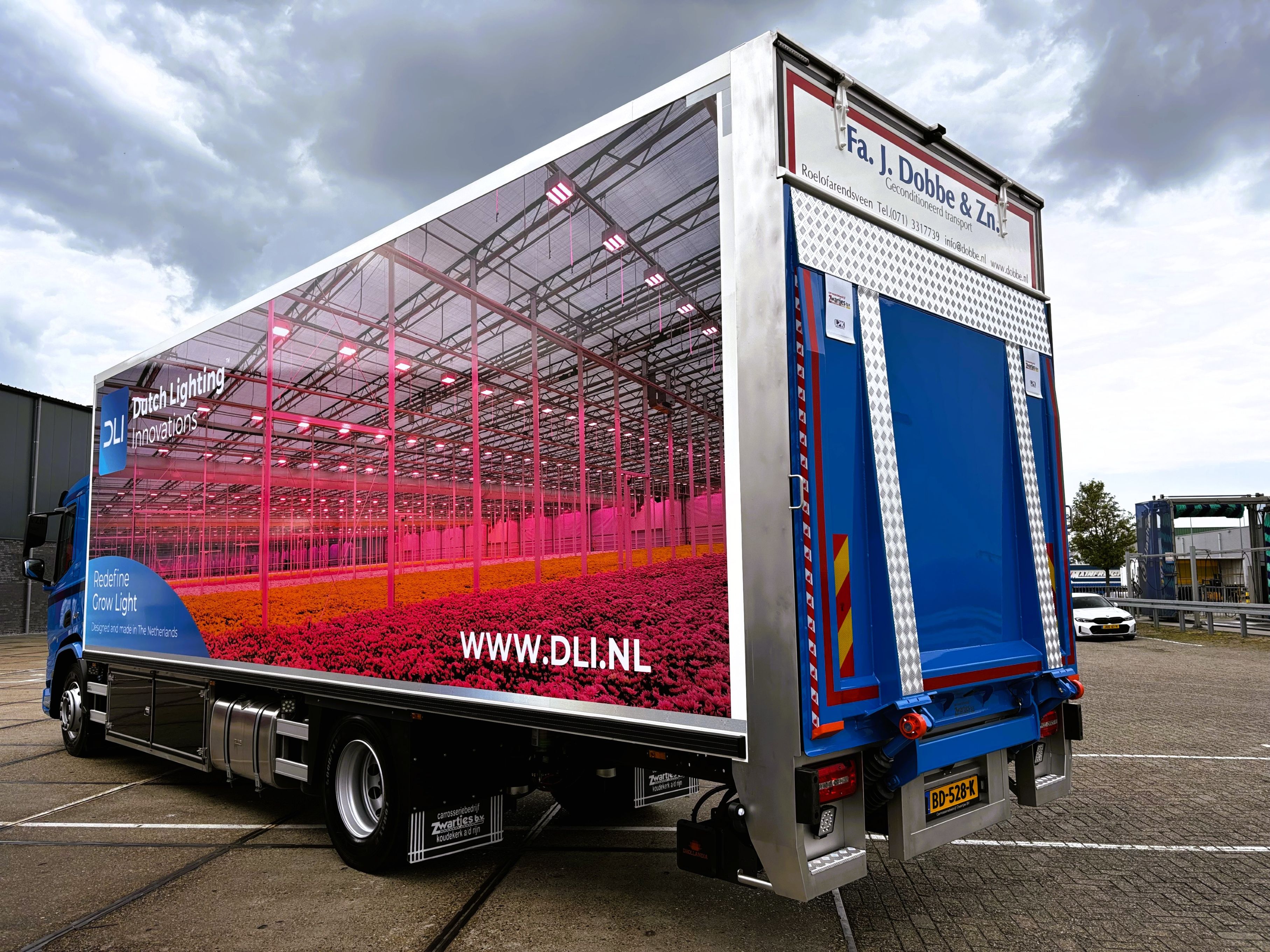 DAF XD 300 FA DC - F.A. J DOBBE & Zn