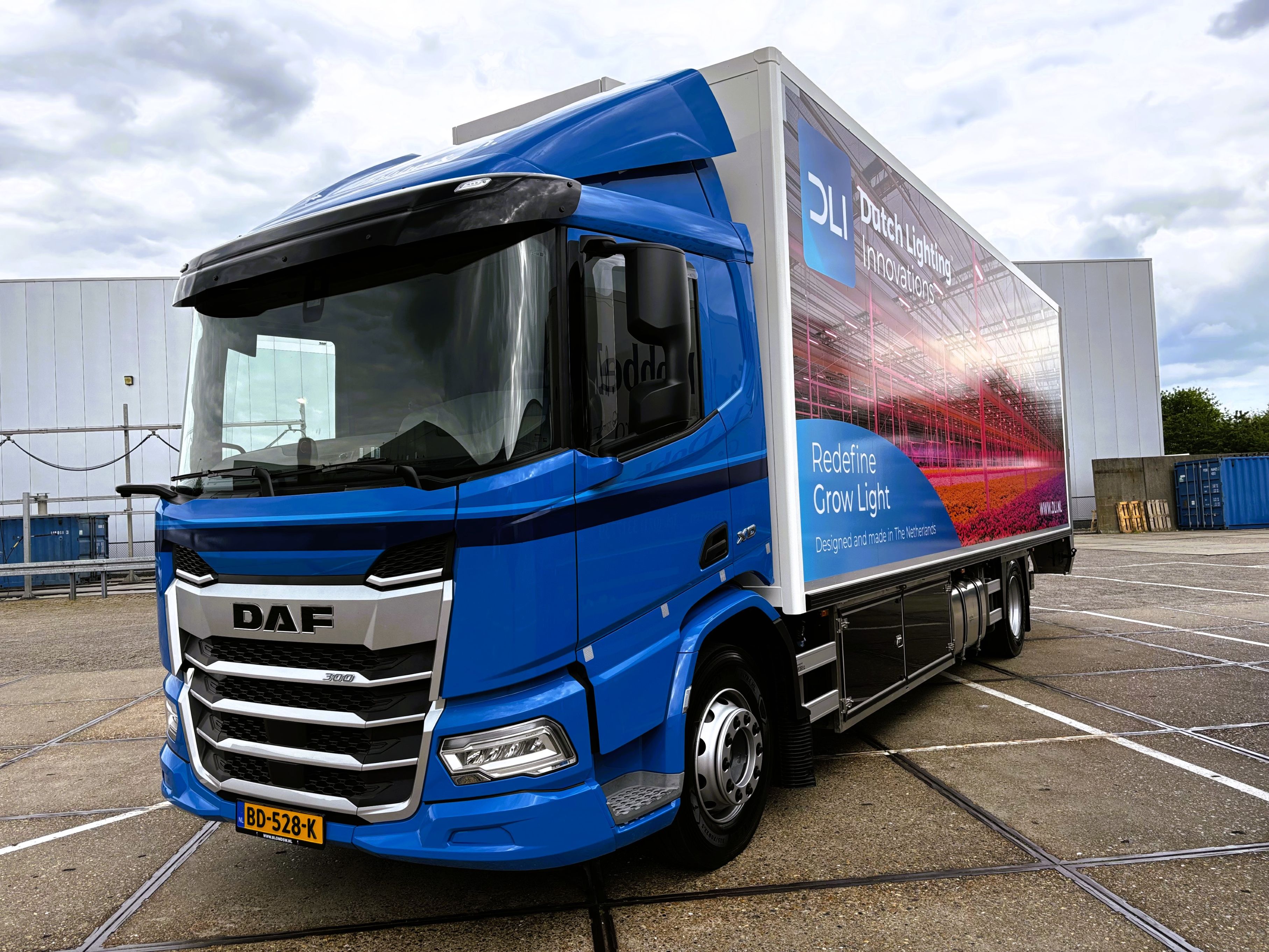 DAF XD 300 FA DC - F.A. J DOBBE & Zn