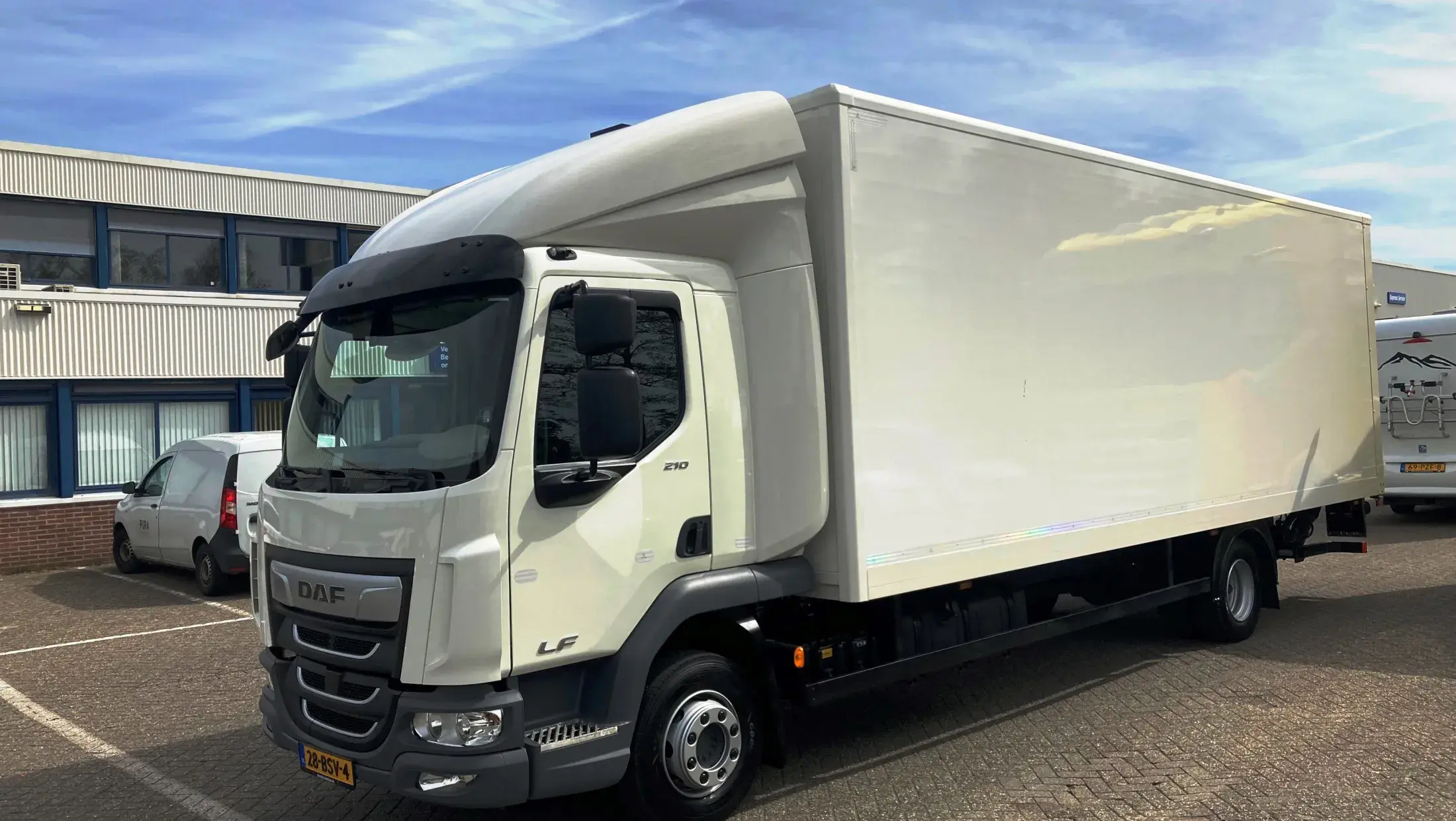 LF 210 FA VDC 12T - Corveleijn