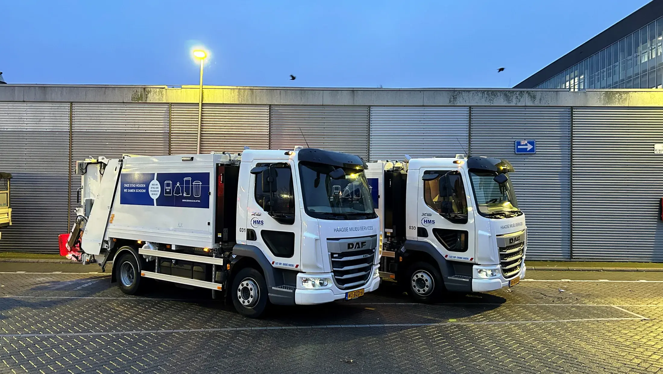 2x DAF XB 230 FA VDC 12T NGD - HMS