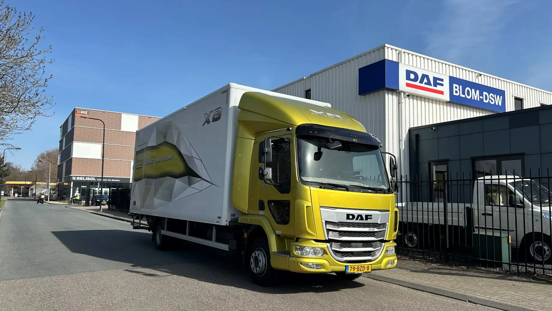 DAF XB 210 FA VDC 12T - Van der Dussen