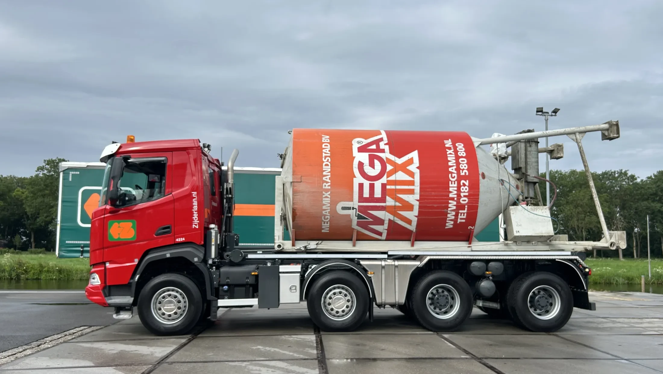 DAF - GINAF  XFC 480 FAD DC NGD 