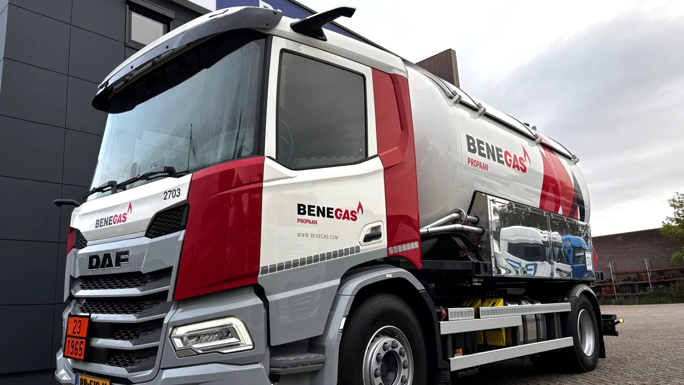 DAF XD 300 FA DC NGD - Jongeneel Transport
