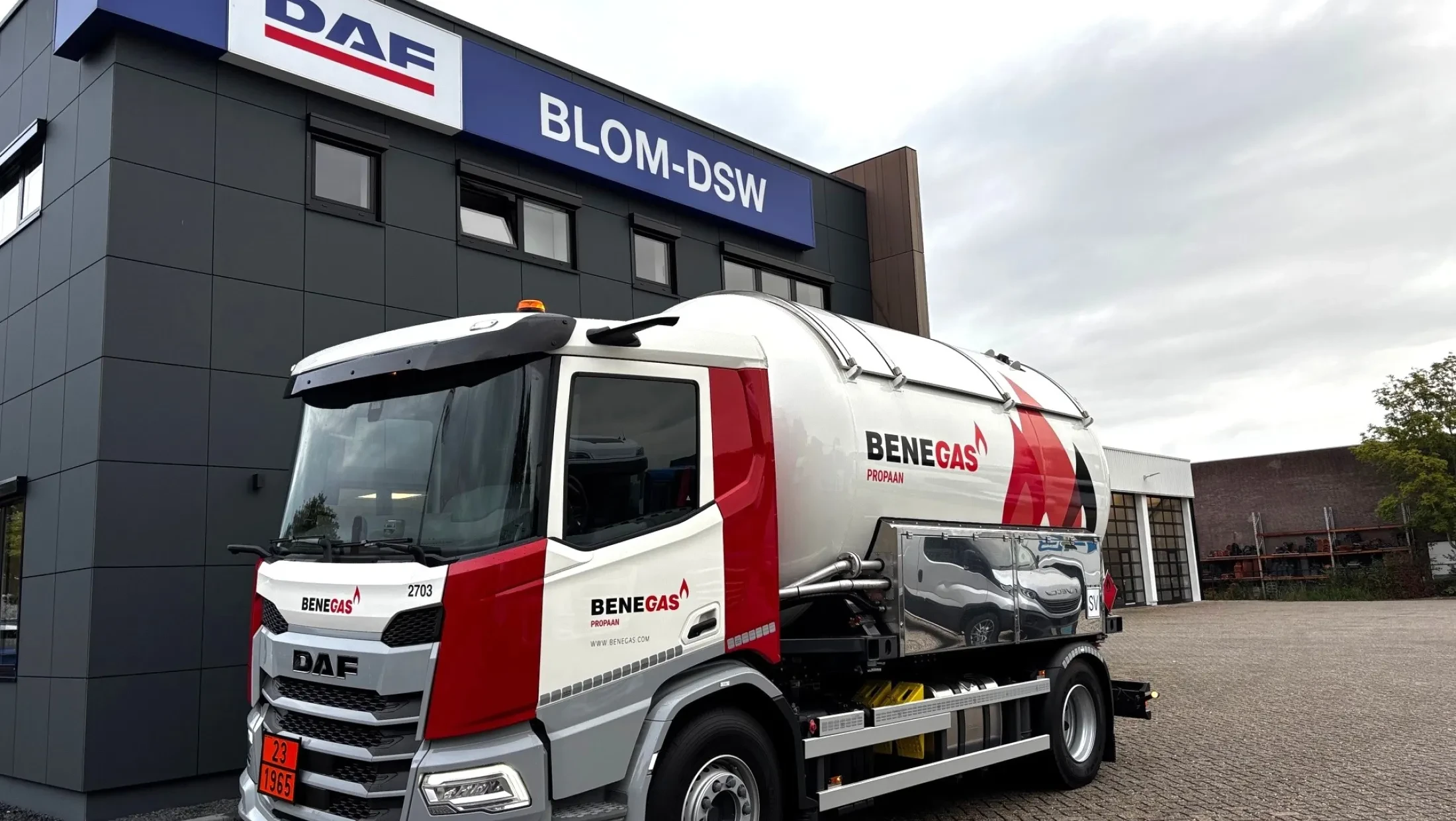 DAF XD 300 FA DC NGD - Jongeneel Transport