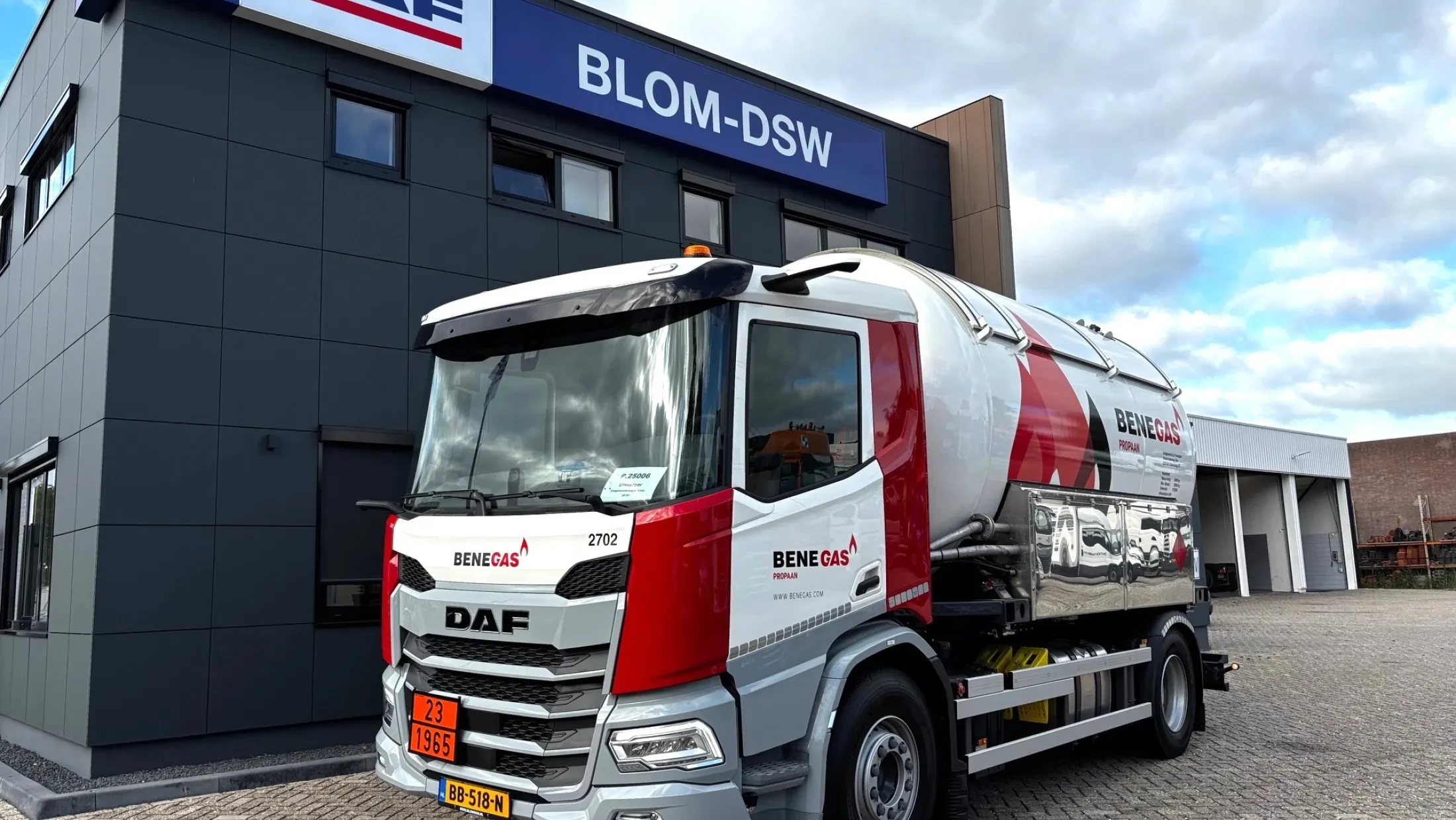 DAF XD 300 FA DC NGD - Jongeneel Transport
