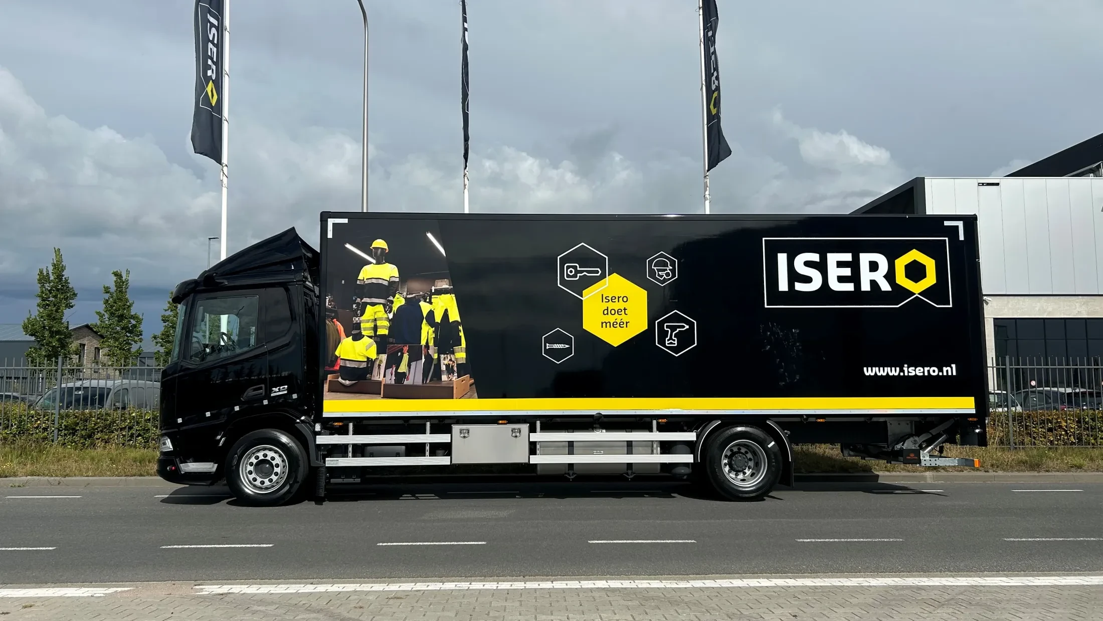 Isero - DAF XD 300 FA DC NGD