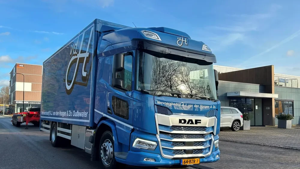 DAF XD 300 FA SHC NGD- AJ van den Hoogen & ZN