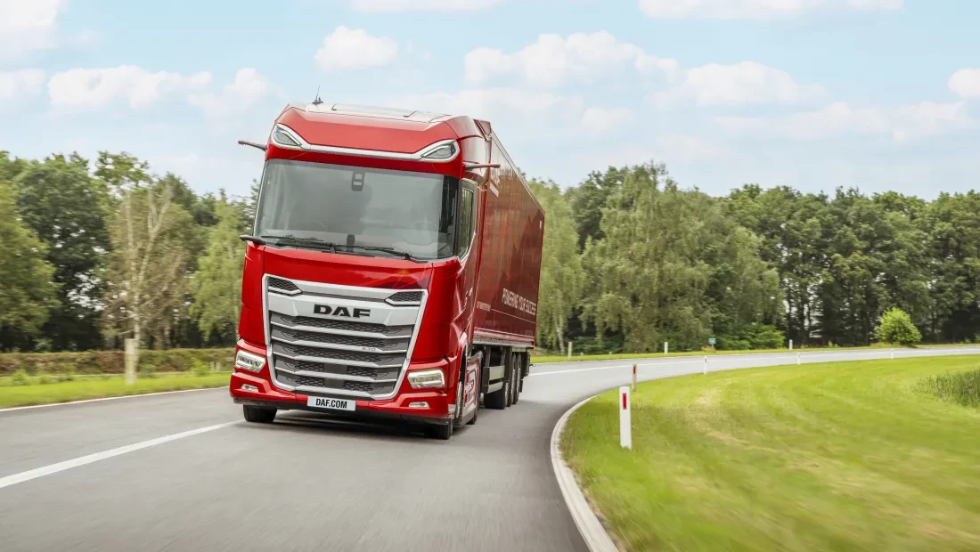 DAF XG+ MY25 Truck+Trailer Beautyshot