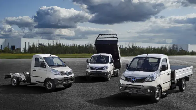 Piaggio Range